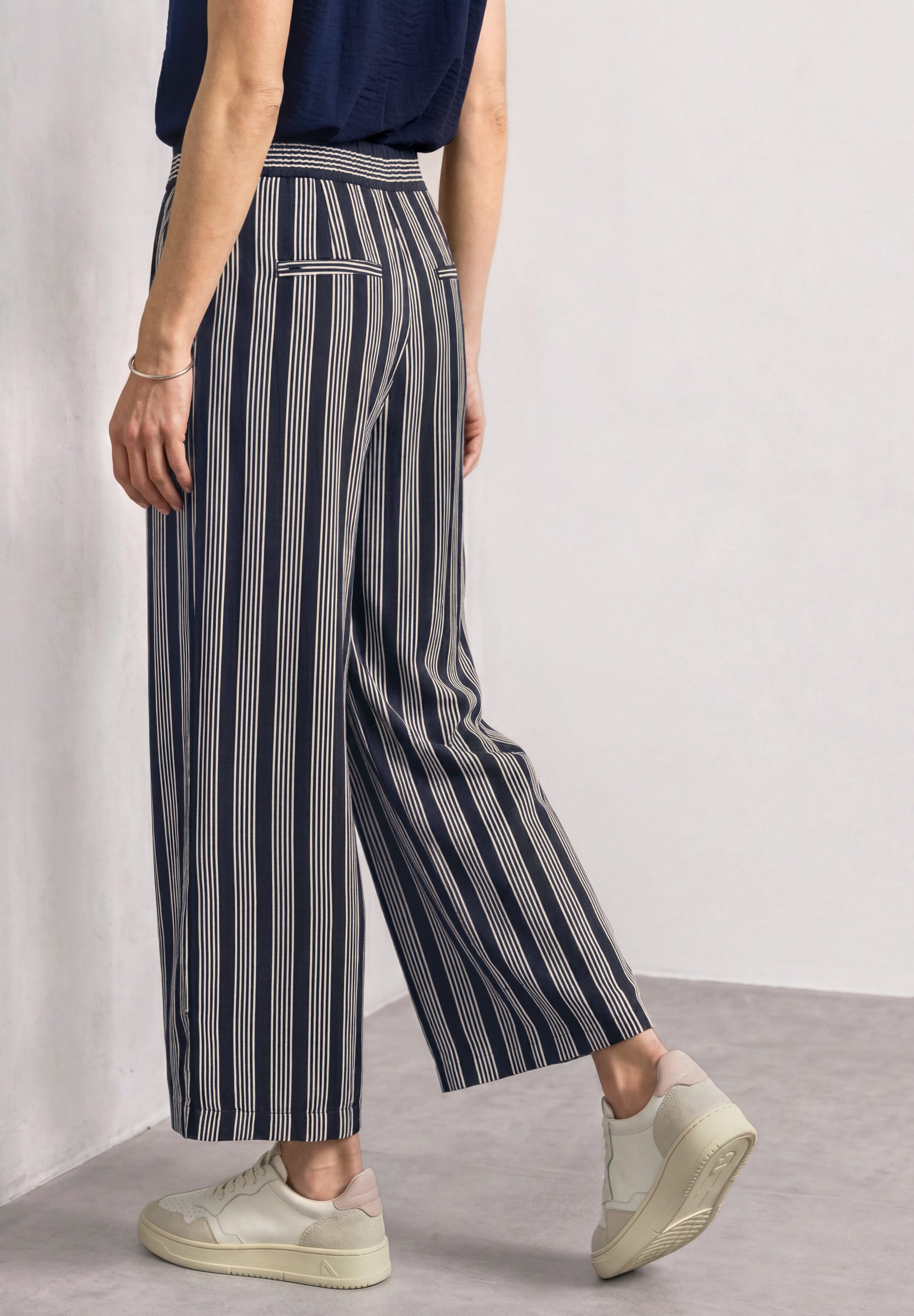 STREET ONE Stoffhose Style Emee Sommerhose im Loose Fit / mit Streifen