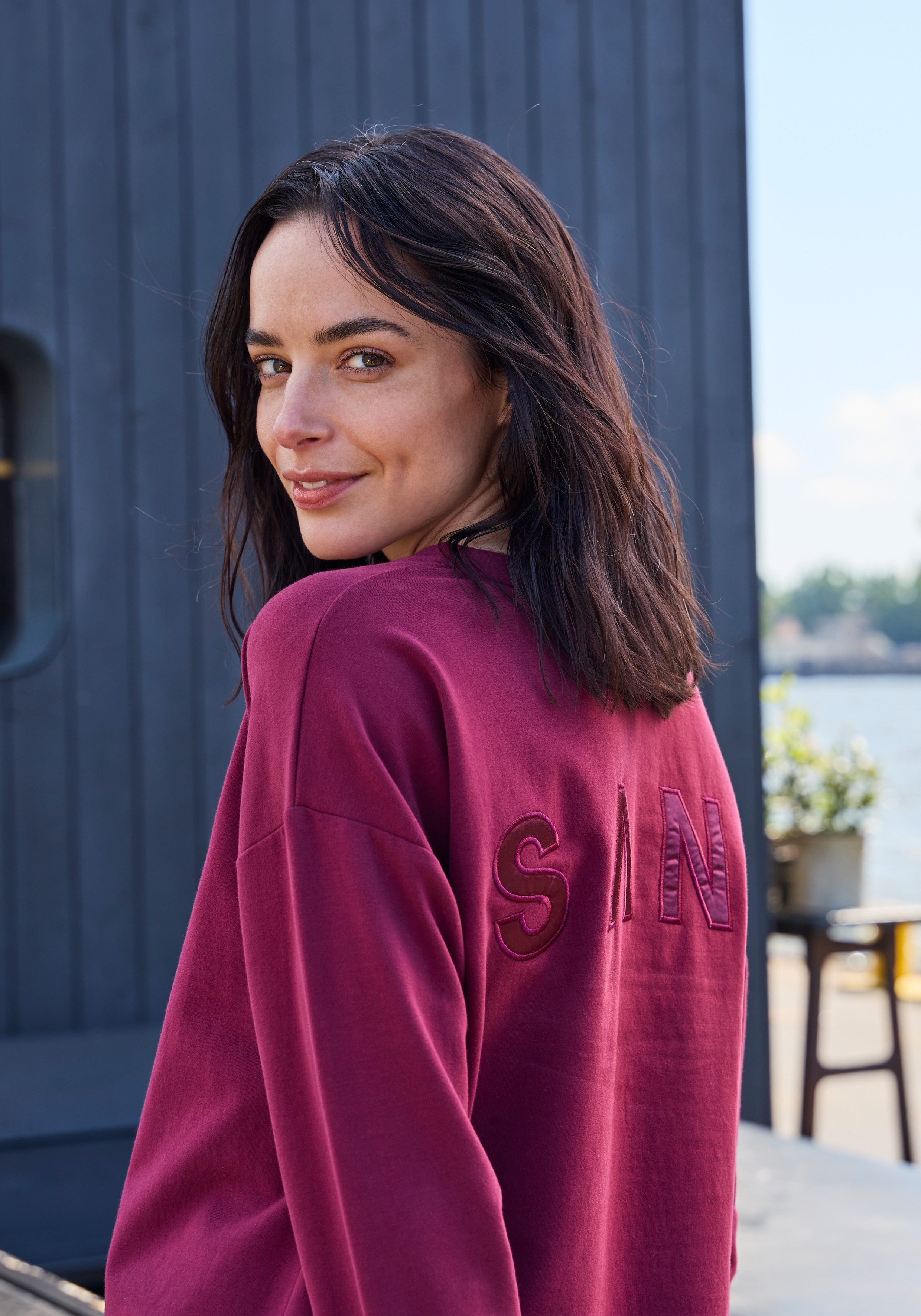 Elbsand Sweatshirt Aleah weiter Ausschnitt, überschnittene Schultern, locker geschnitten