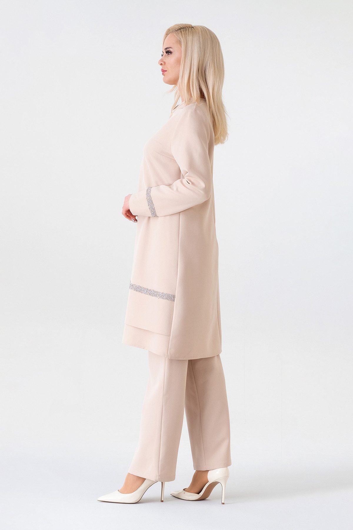 fashionshowcase Hosenanzug Zweiteiler mit langer Tunika mit Glitzerborten - Modest Fashion (2-tlg) Doppelsaum, funkelnde Akzente, 4-Jahreszeiten-tauglich