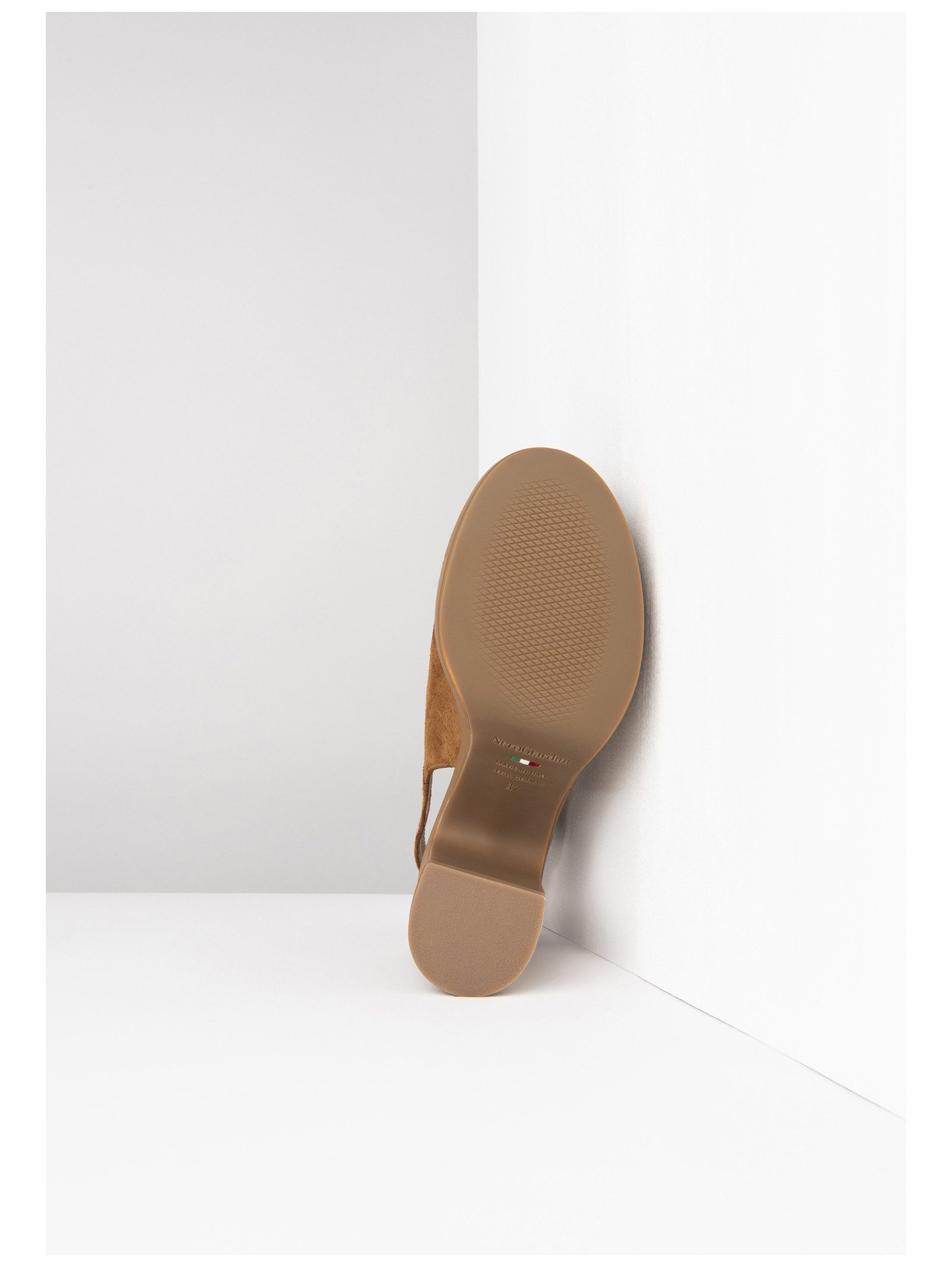 Nero Giardini Nero Giardini Pumps Veloursleder Peeptoepumps