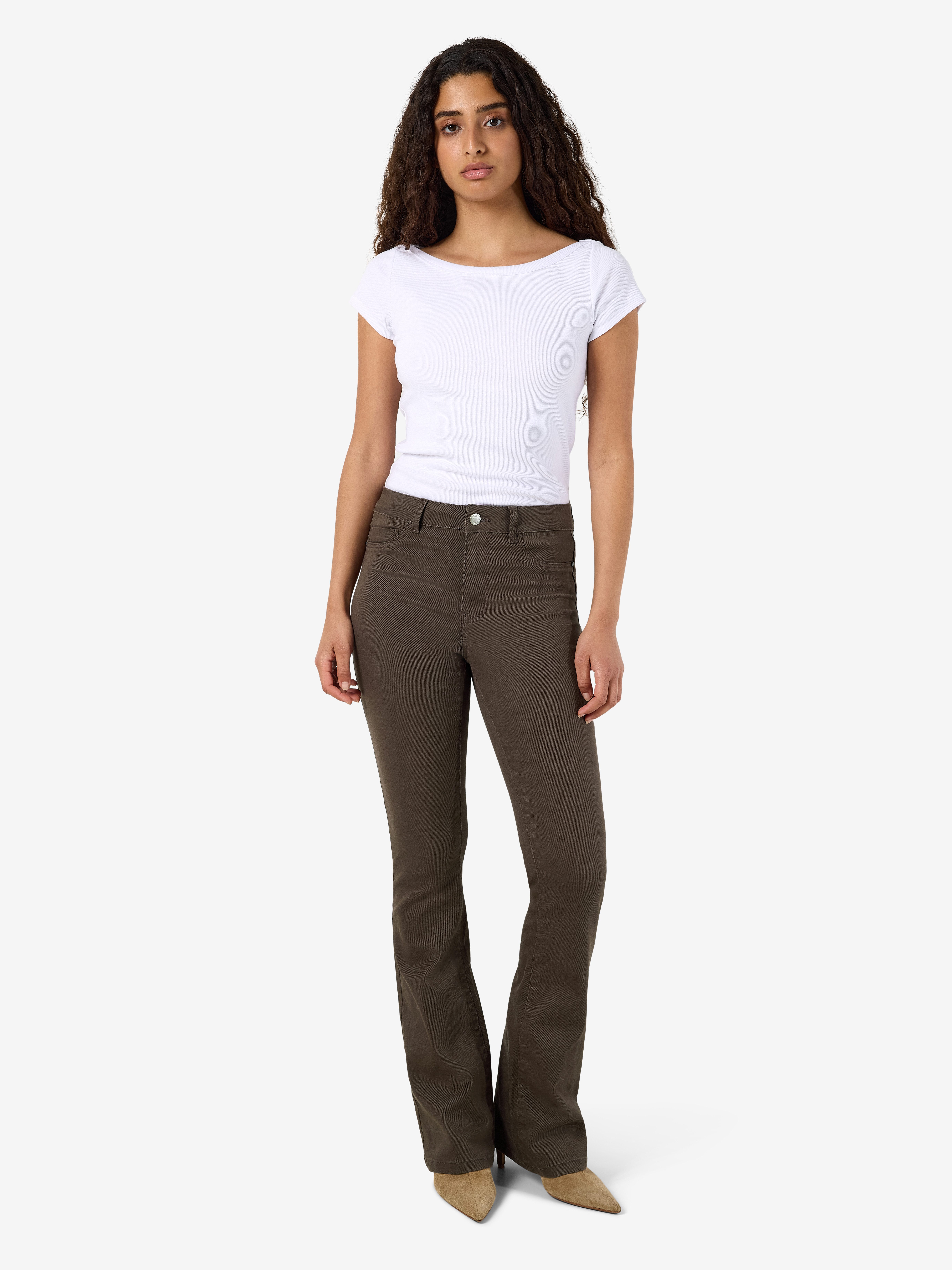 Noisy may Bootcut-Jeans NMSALLIE HW SK FLARED COLOR BOX NOOS Baumwollmischung, slim fit