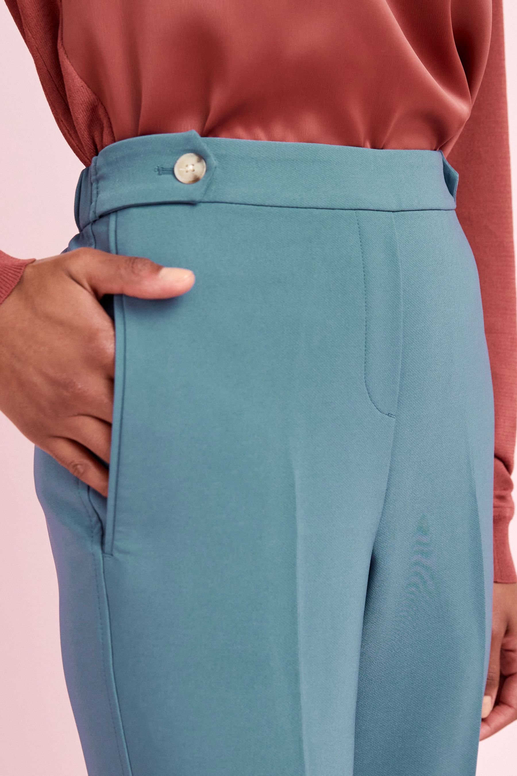 Hose Tailored-Fit (1-tlg) Stoffhose Bein Blue schmal zulaufendes Next Umschlag