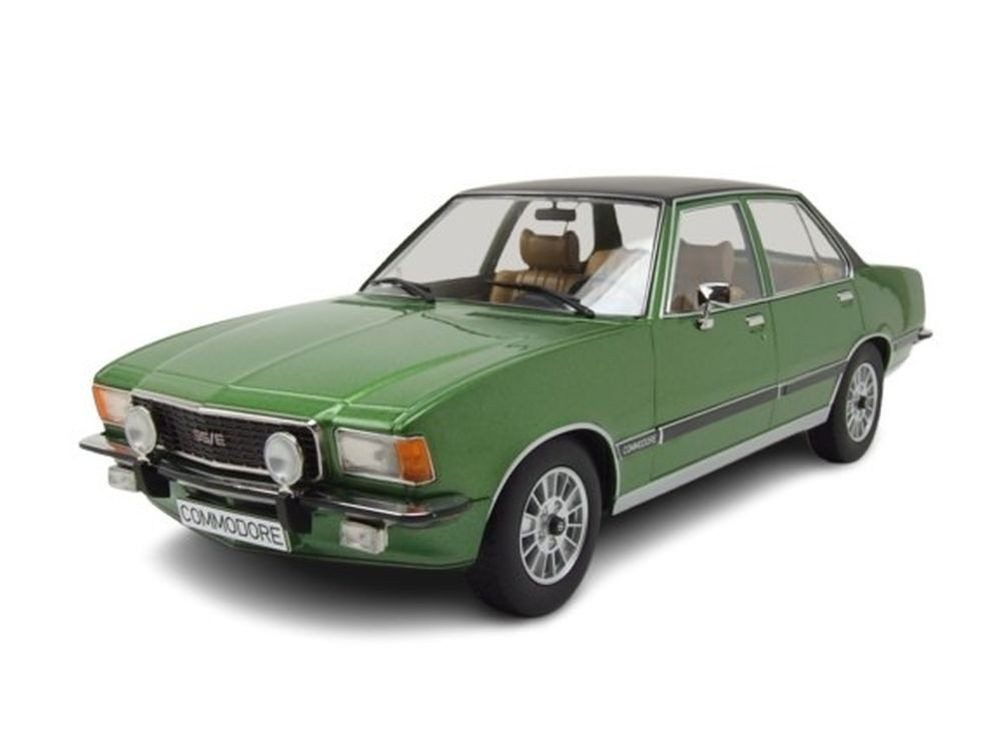 MCG Modellauto Opel Commodore B 1972 grün metallic, Maßstab 1:18