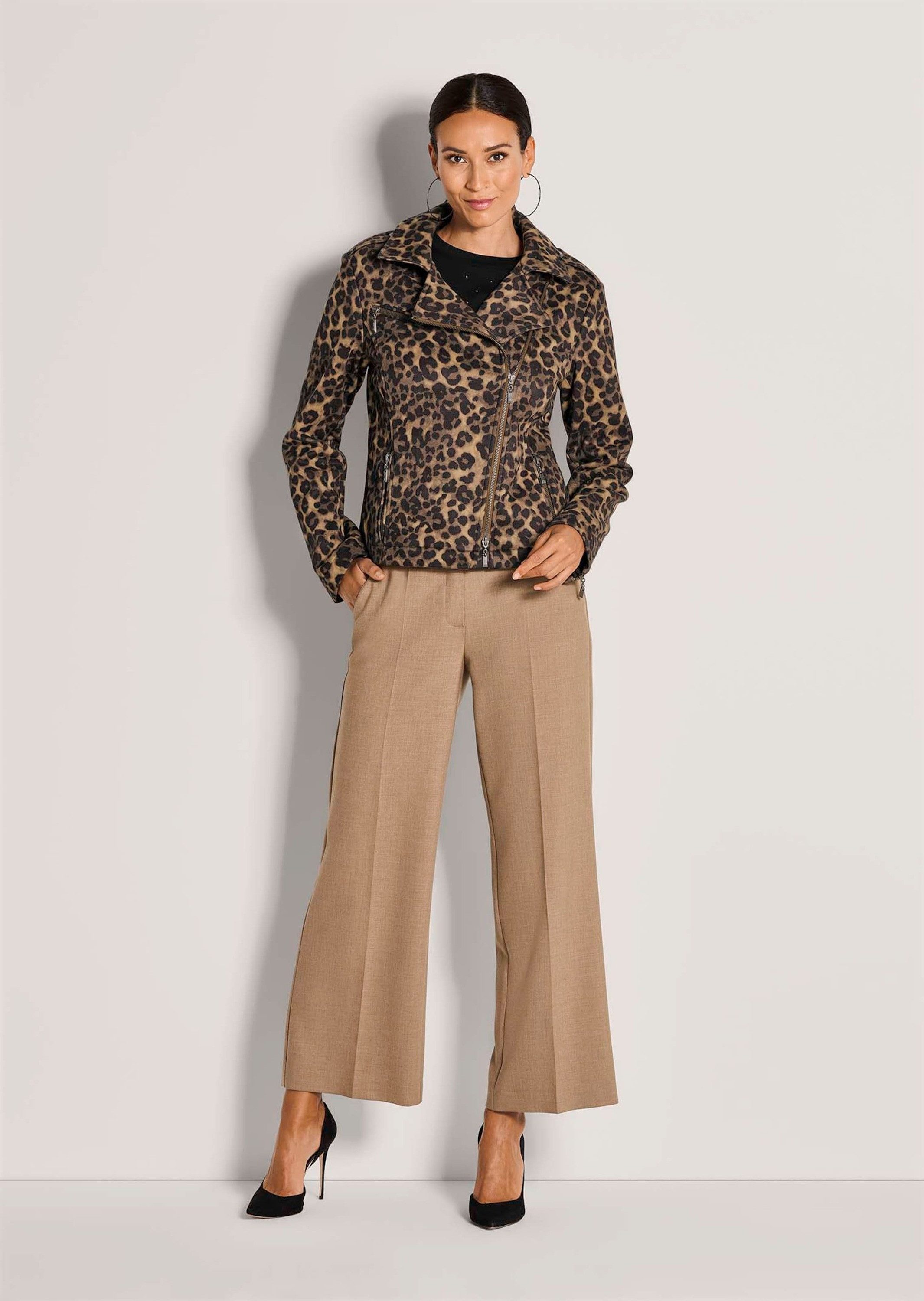 MADELEINE Outdoorjacke Trendige Biker-Jacke mit Reißverschluss Animal-Print, Reverskragen, asymmetrischer Zipper, Langarm