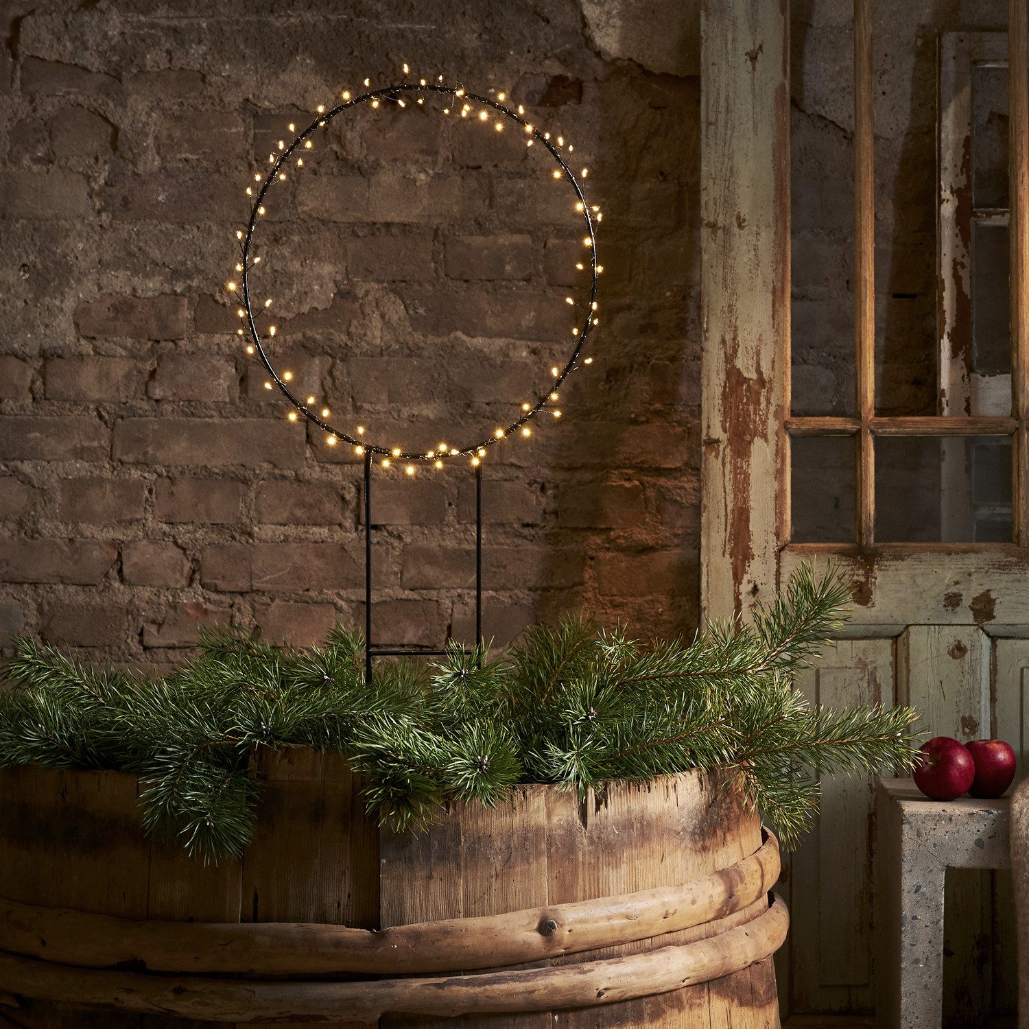 STAR TRADING LED Dekoobjekt LED Lichtkreis Dekoleuchte Außen Weihnachtsdeko Terrasse 84cm, LED Classic, warmweiß (2100K bis 3000K)