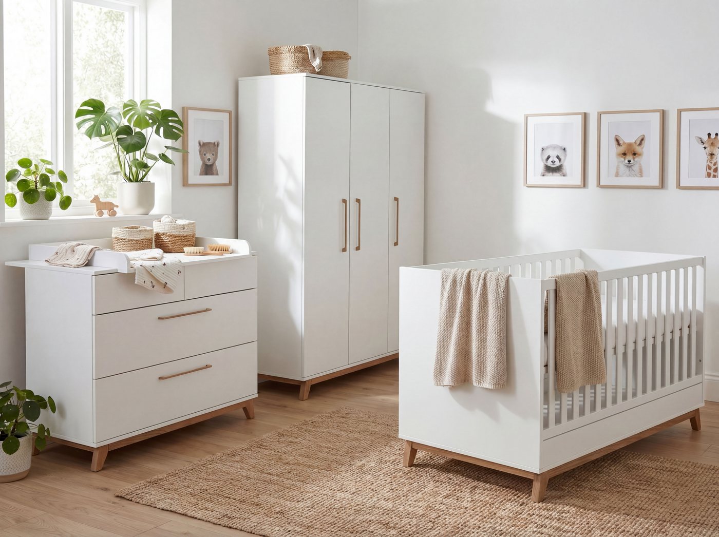 arthur berndt Babyzimmer-Komplettset Lina, (Spar-Set, 3-tlg., Wickelkommode, Kleiderschrank, Babybett), Bett + Wickelkommode + Kleiderschrank, Soft-Close