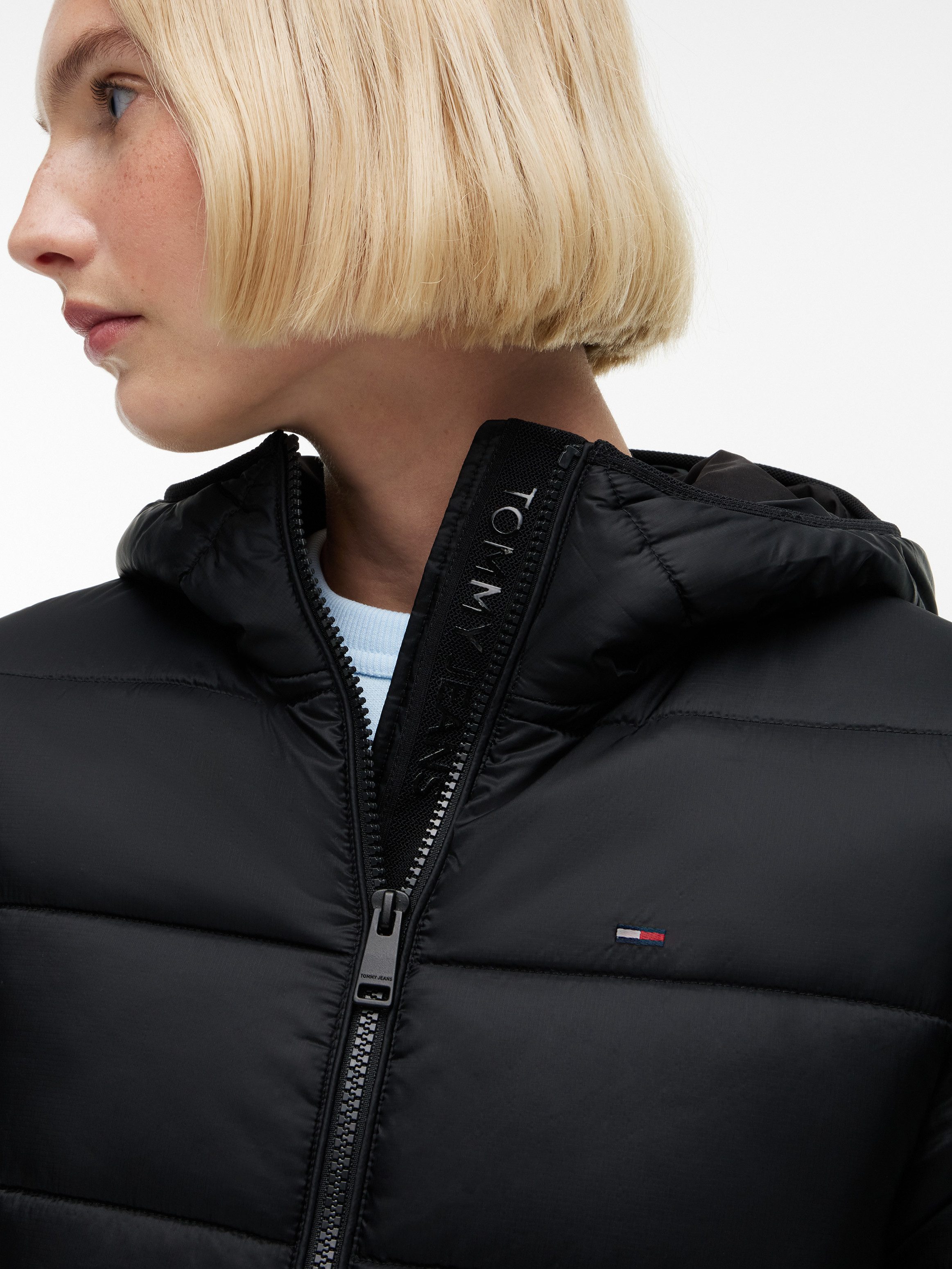 Tommy Jeans Steppjacke TJW SLIM LW HOODED PADDED JACKET Steppware, slim fit, mit Kapuze