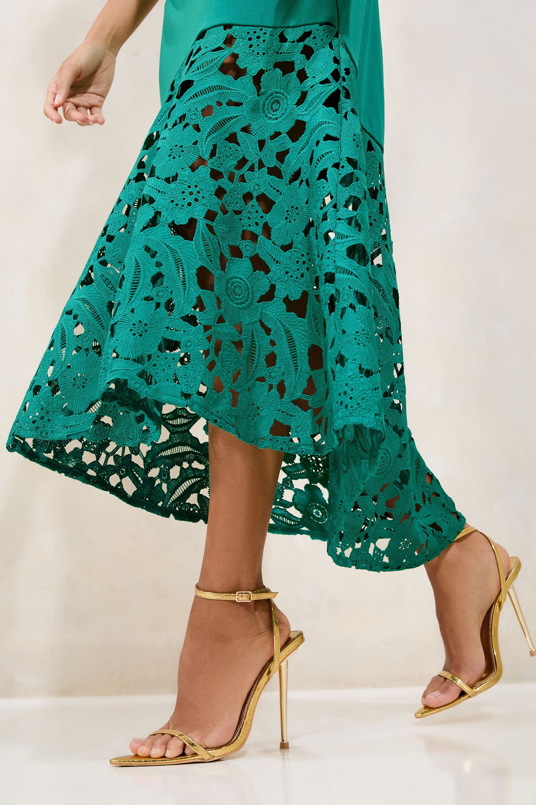 LIPSY Partykleid Lipsy Fit-and-Flare-Midaxikleid, Spitze, Regular (1-tlg)