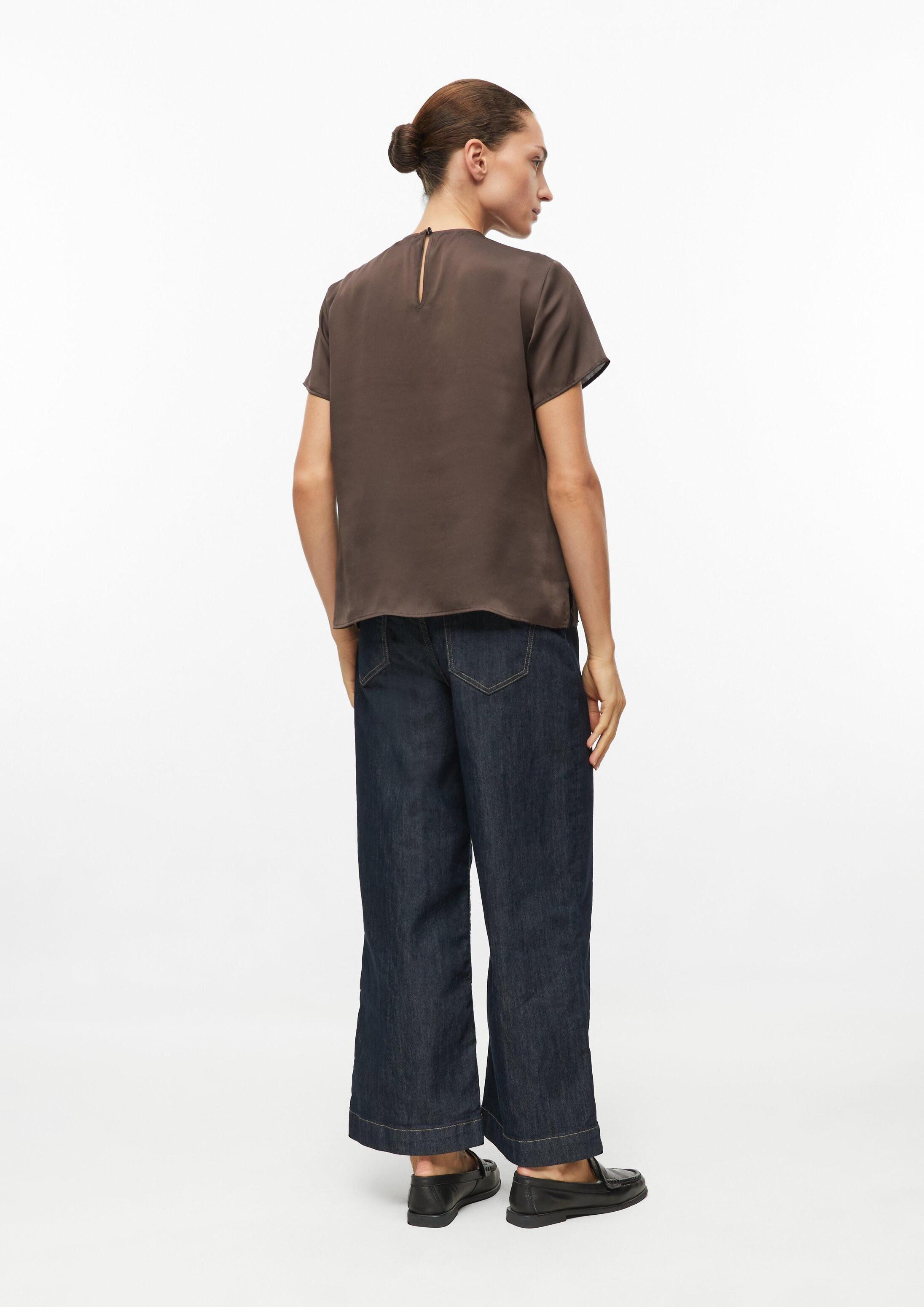 s.Oliver Kurzarmbluse Bluse Satinierte Bluse mit Falten-Detail und Knopfverschluss
