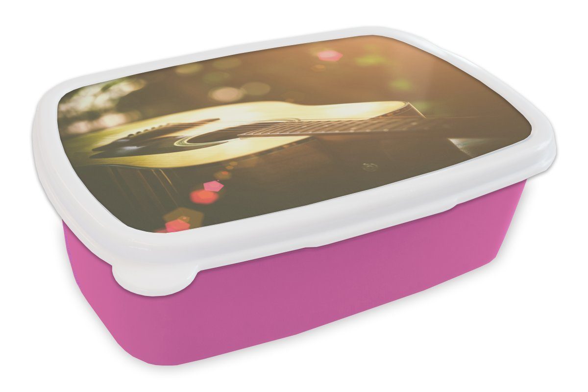MuchoWow Lunchbox Abstraktes Porträt einer akustischen Gitarre, Kunststoff, (2-tlg), Brotbox für Erwachsene, Brotdose Kinder, Snackbox, Mädchen, Kunststoff rosa | Lunchboxen