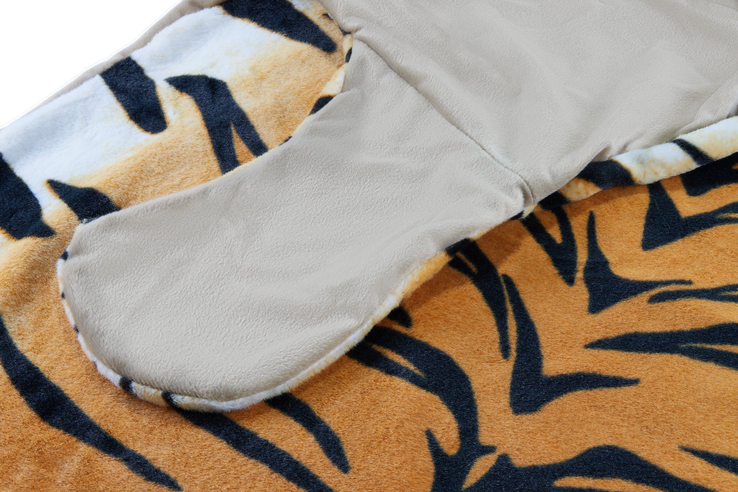 BRUBAKER Fellteppich Tigerfell Bettvorleger, Motivform, Höhe: 260 mm, flaus günstig online kaufen