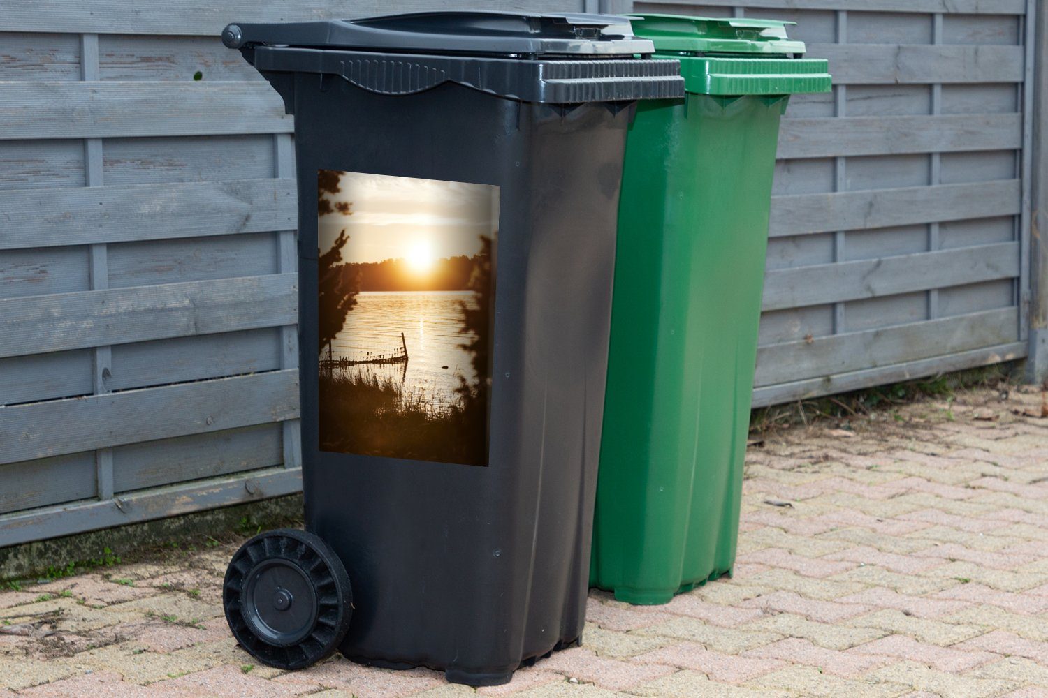 (1 St), MuchoWow Container, Sonnenuntergang Mülltonne, Mehr bei Wandsticker Mülleimer-aufkleber, Abfalbehälter Sticker,