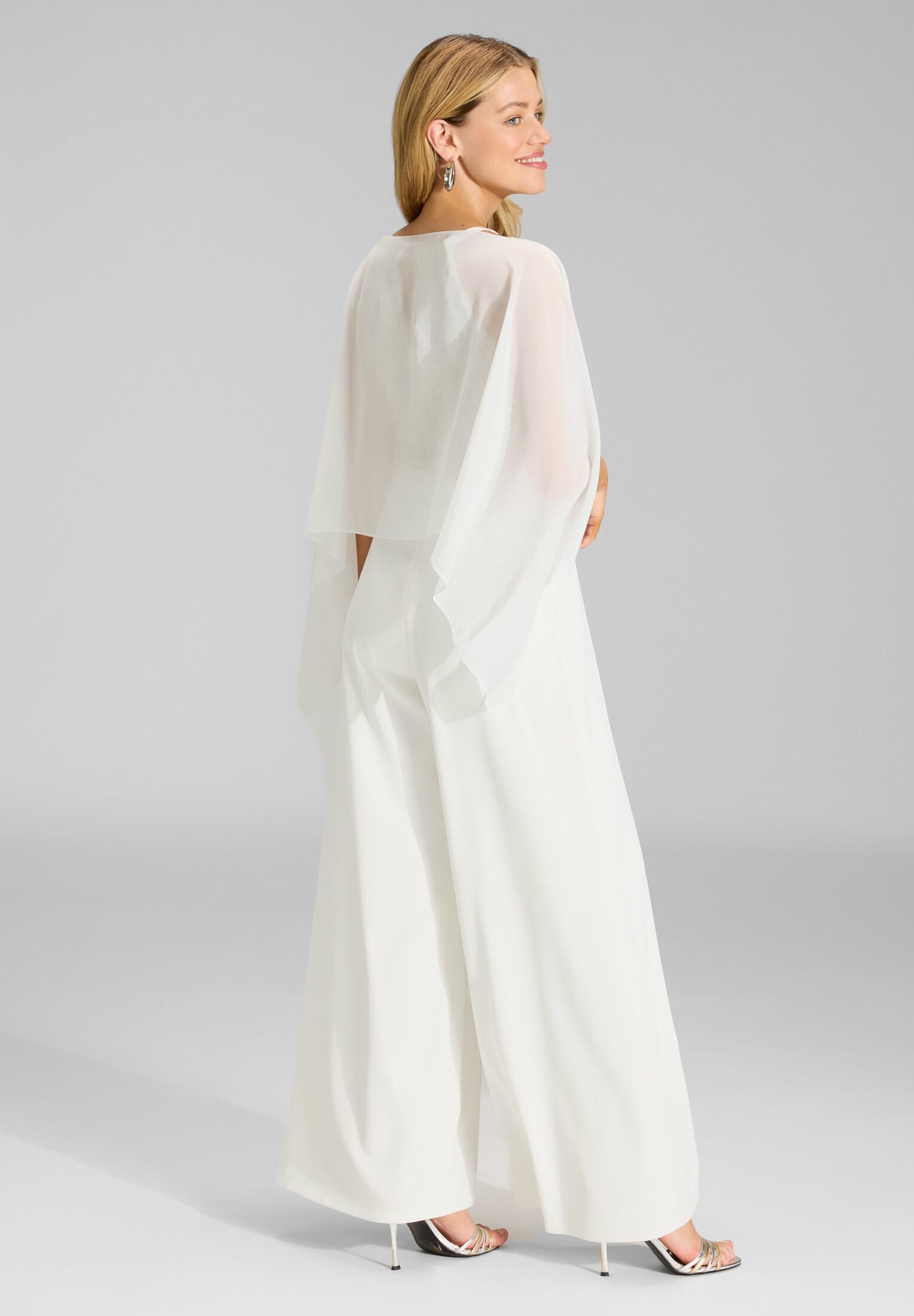 SWING Schal - Schlupf-Stola aus Chiffon mit Ärmelschlitzen, Lockere Passfor günstig online kaufen