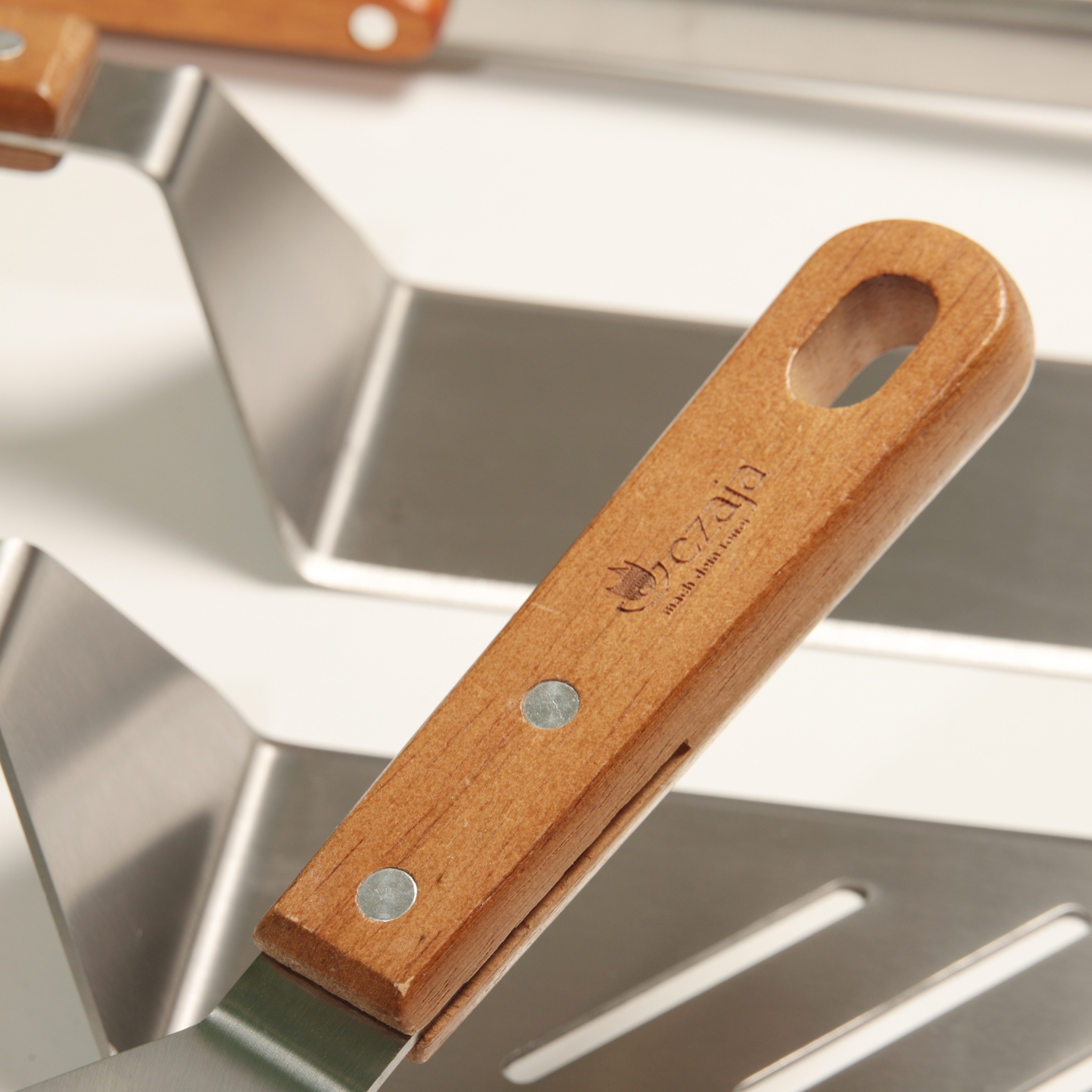 Czaja Feuerschale Czaja® Raketenofen inkl. Grillplatte, Eisen Bratpfanne & Grillbesteck, präzise gefertigt aus unbehandeltem Stahl