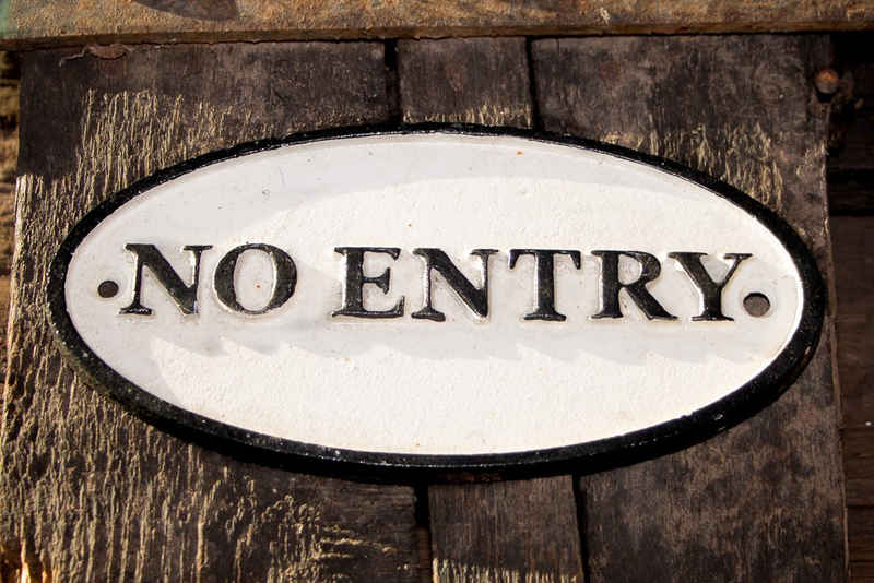 Antikas Wanddekoobjekt Schild Eisen Gusseisen "No Entry" keinen Zutritt Türschild Zutritt