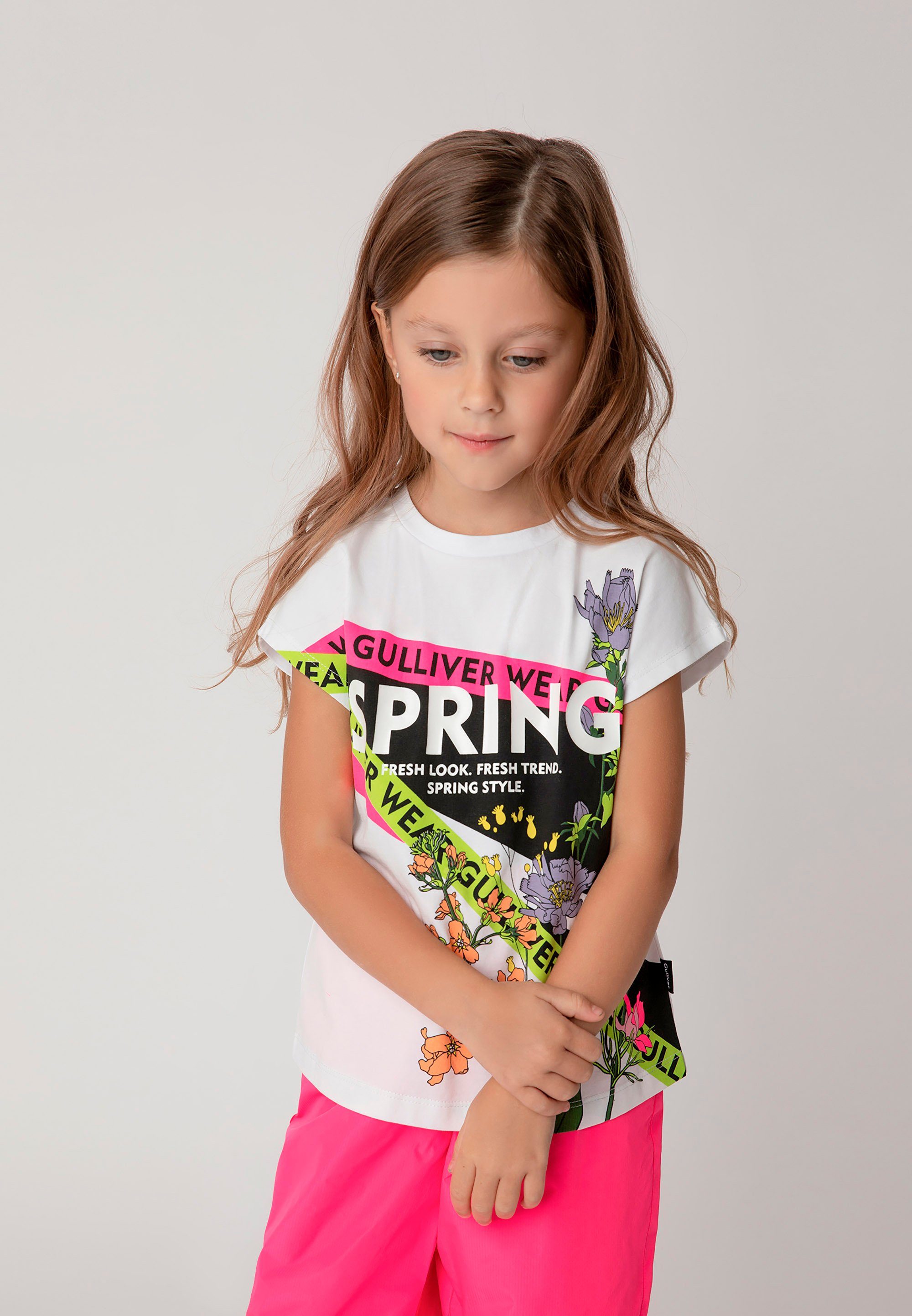 Gulliver T-Shirt mit modischem modischem Hingucker ein Blumen-Print echter Dank Blumen-Print