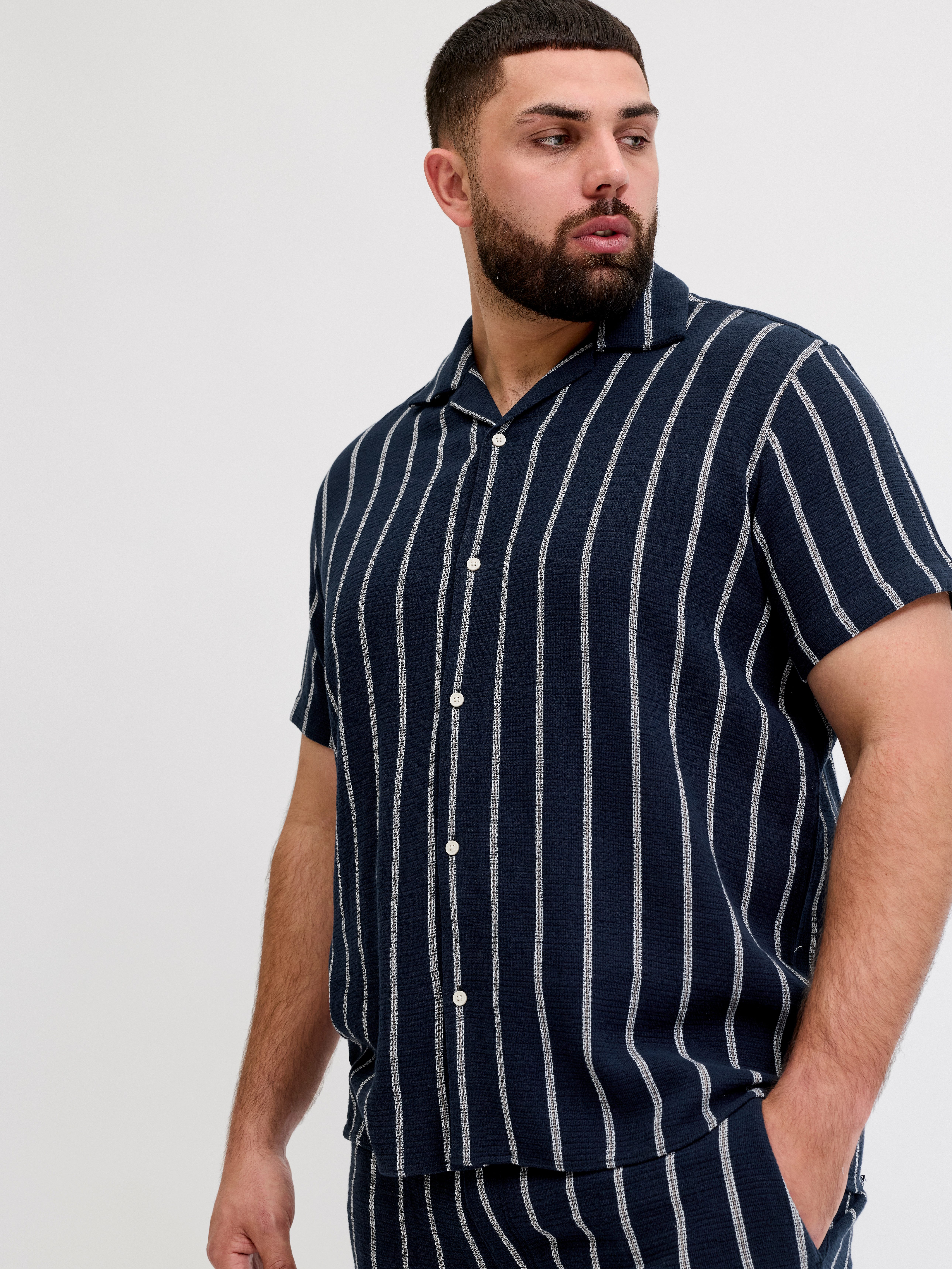 Jack & Jones PlusSize Kurzarmhemd JORCOBA STRIPE RESORT SHIRT SS SN PLS – Bild 2 von 5