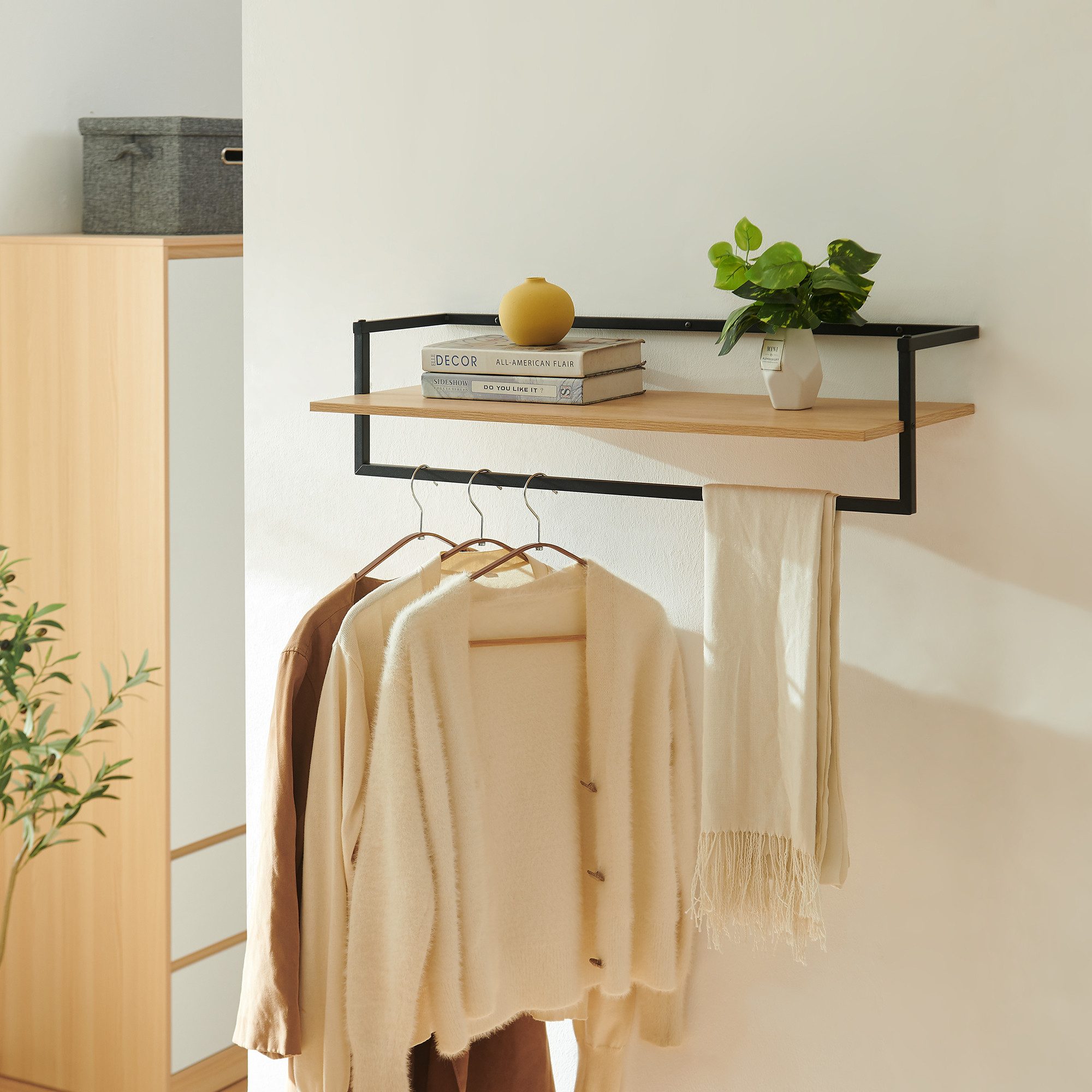 en.casa Wandgarderobe, »Evje« mit Ablage und Kleiderstange 80x30x20cm Eicheoptik/Schwarz