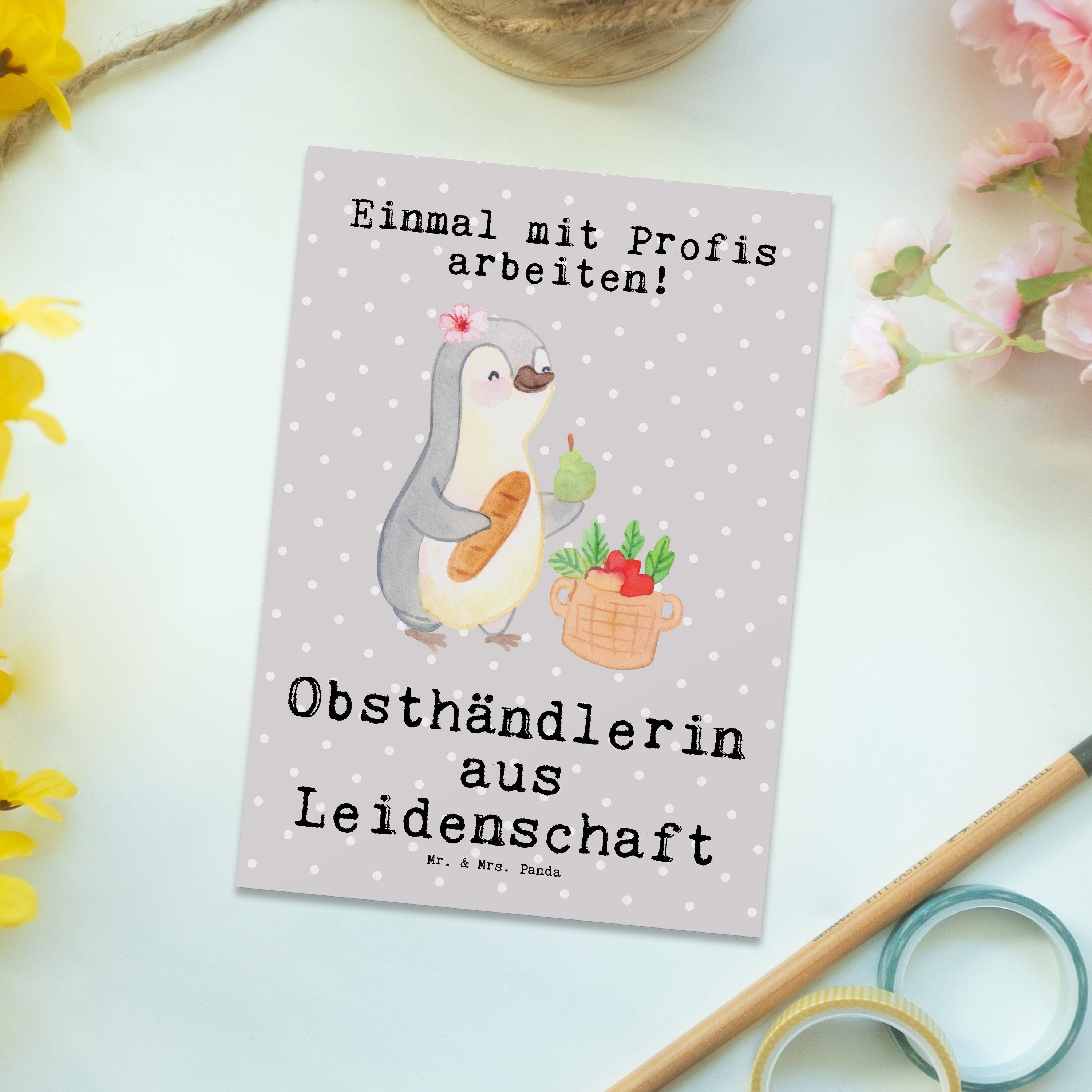 Mrs. Pastell aus - Mr. Grau - Postkarte Leidenschaft Obsthändlerin & Obstbäuerin Geschenk, Panda