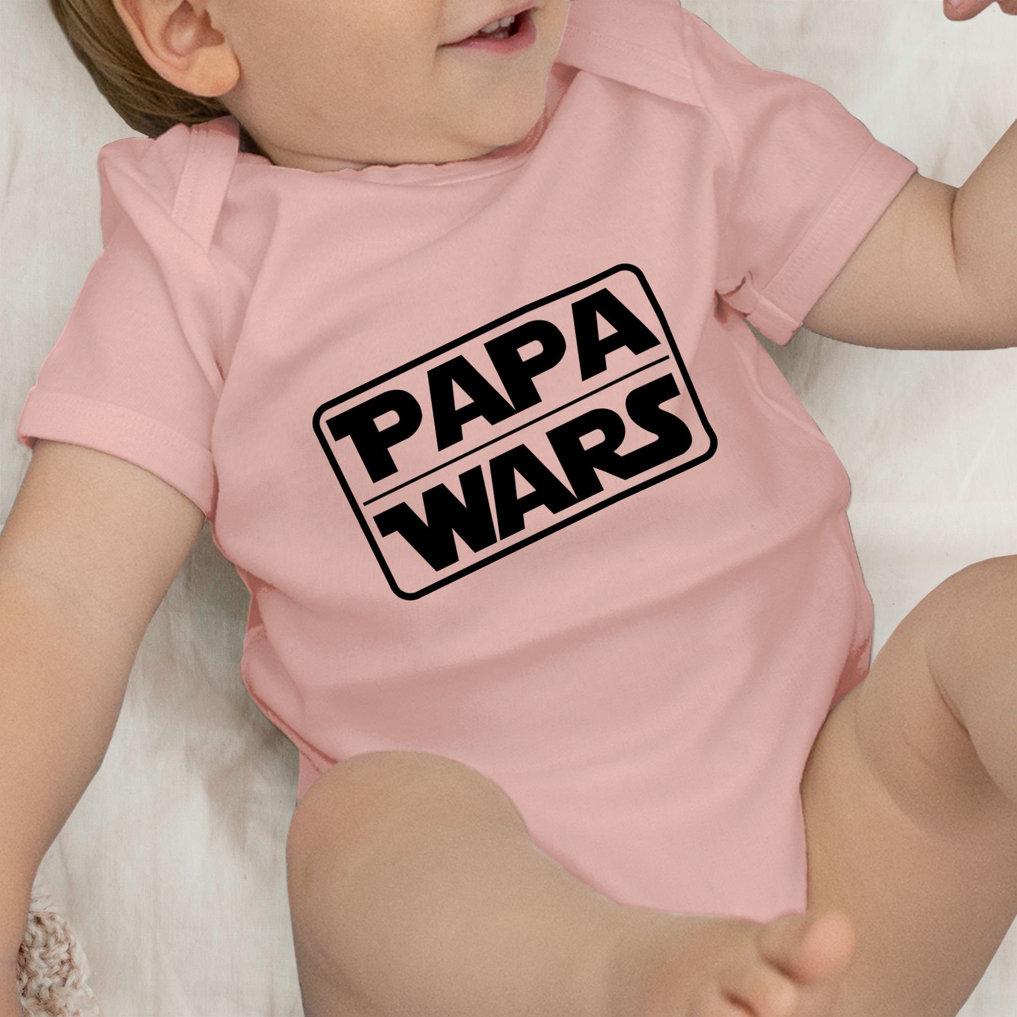 Kinder Mädchen (Gr. 50 - 92) Shirtracer Shirtbody Papa Wars - Statement Sprüche Baby - Baby Body Kurzarm Spruch Sprüchen Spruchs