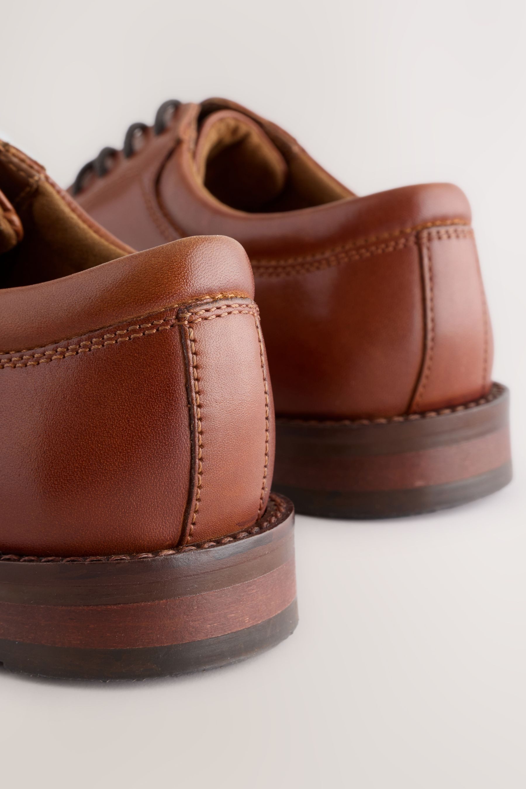 Next Premium Schnürschuhe aus Leder mit Flügelkappen Schnürschuh – Bild 4 von 5