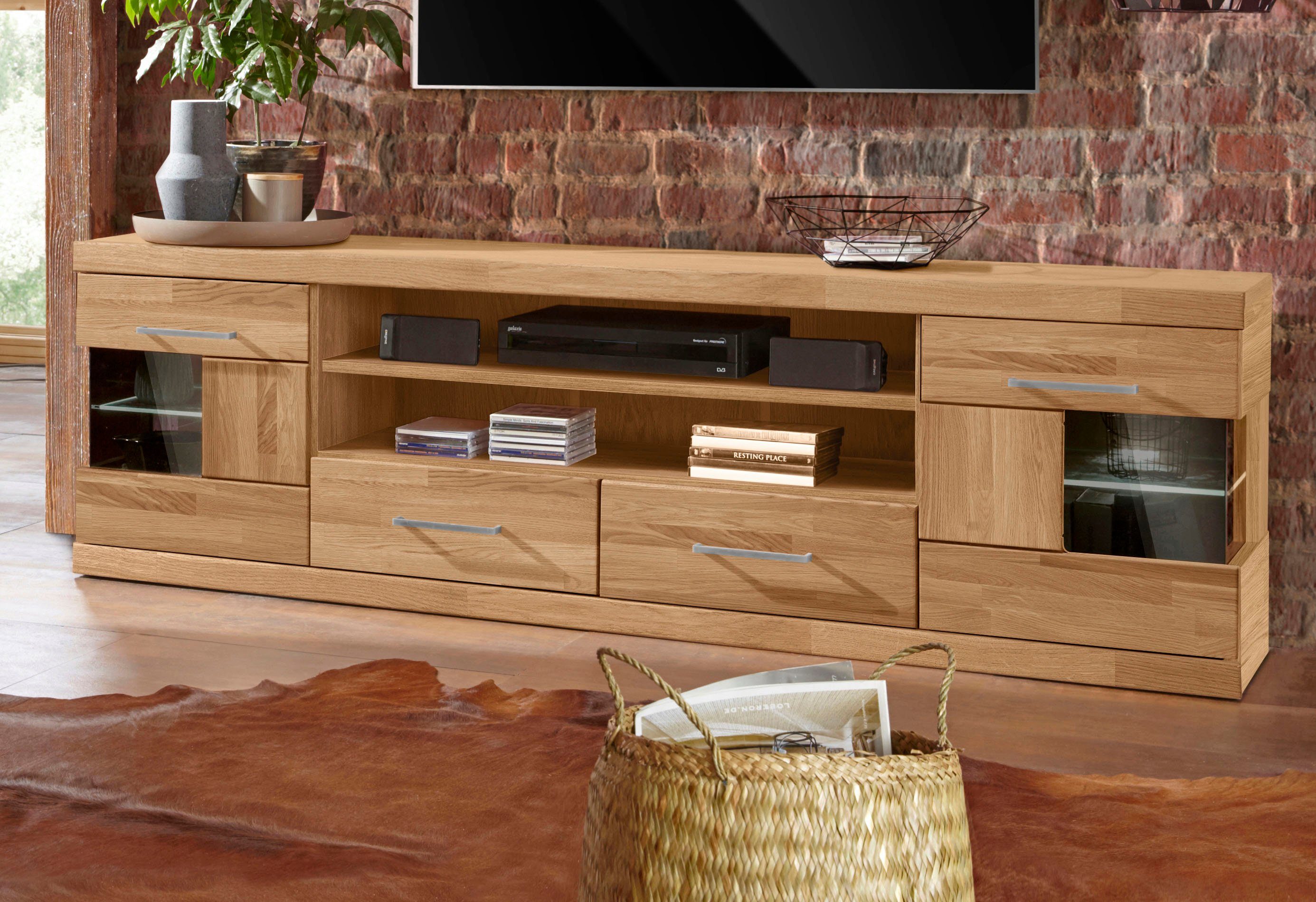 OTTO home Lowboard Ribe,180cm breit, Fronten Massivholz,6 Fächer,Kabeldurchführung, Korpus Holzwerkstoff,Glaseinsatz aus gehärtetem Glas,Böden versetzbar