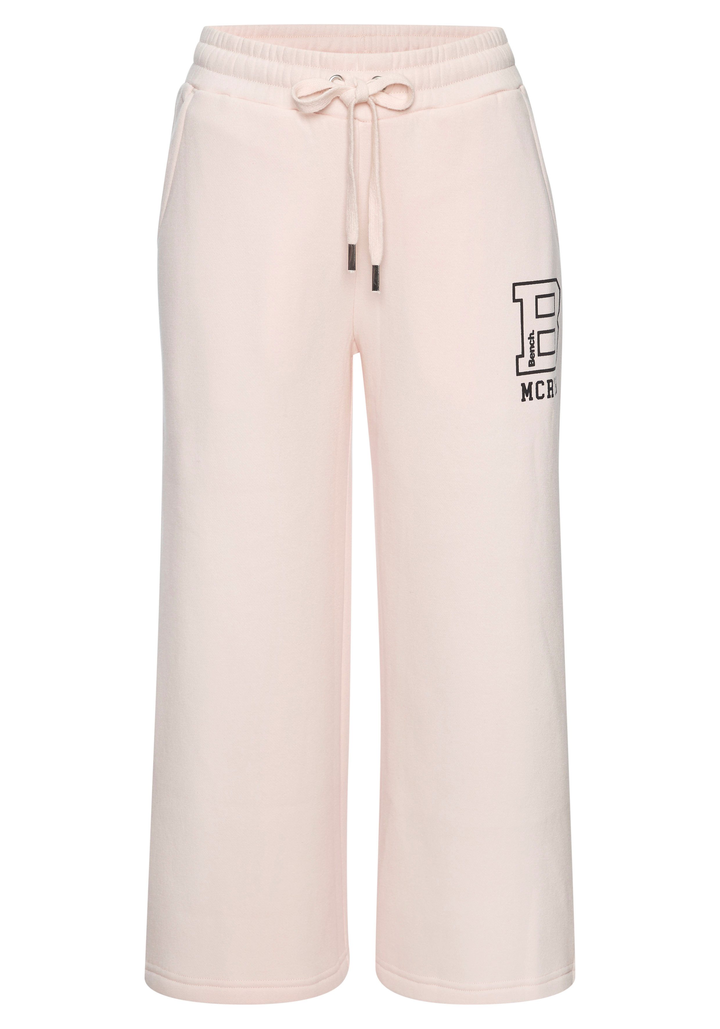 Bench. Loungewear 7/8-Hose mit seitlichen Taschen und Logoprint, Loungewear
