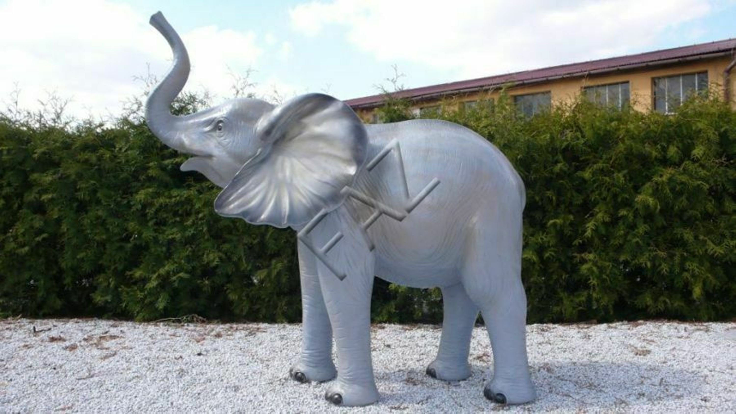 JVmoebel Gartenfigur, Design Skulptur Mitel Elefant Tiere Zoo Garten Figur Skulpturen