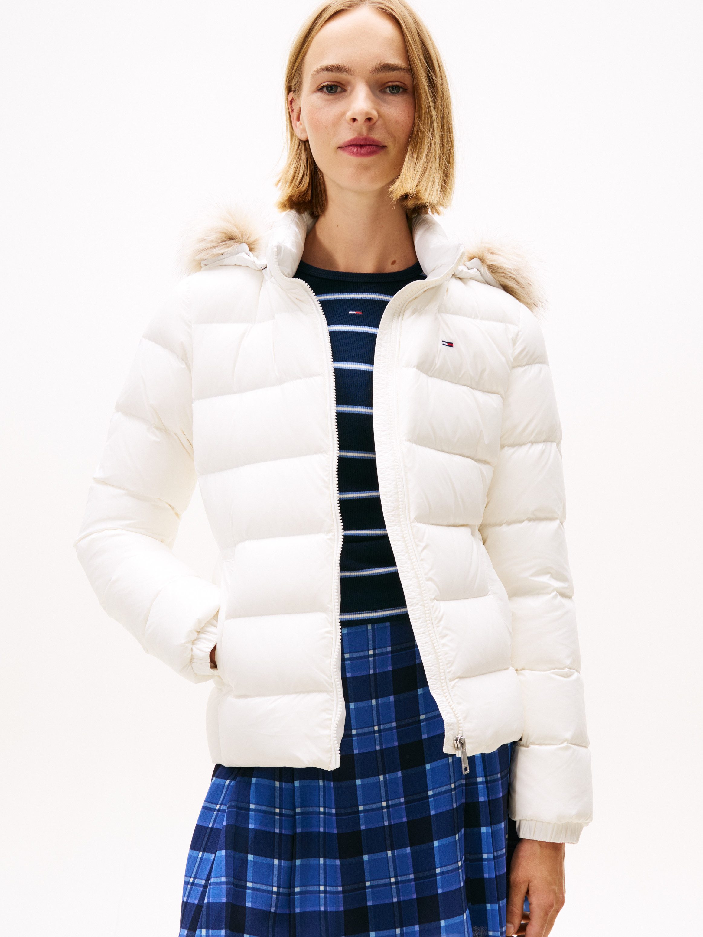 Tommy Jeans Steppjacke TJW BASIC HOODED DOWN JACKET EXT mit Logostickerei