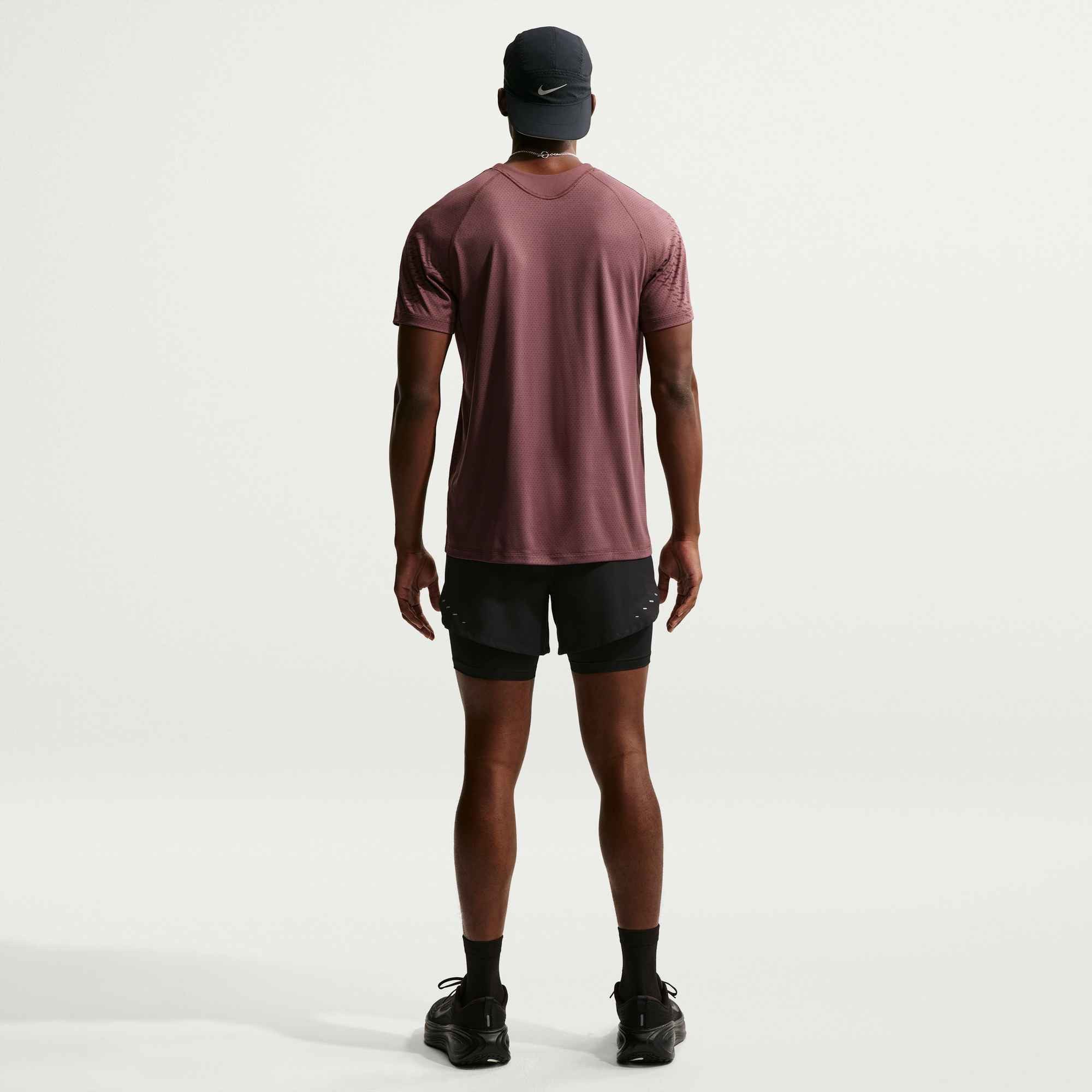 Nike Laufshorts M NK DF STRIDE 5IN HYBRID SHRT (Consumer Facing Name TBD) mit Reißverschlusstasche hinten, schweißableitend und atmungsaktiv