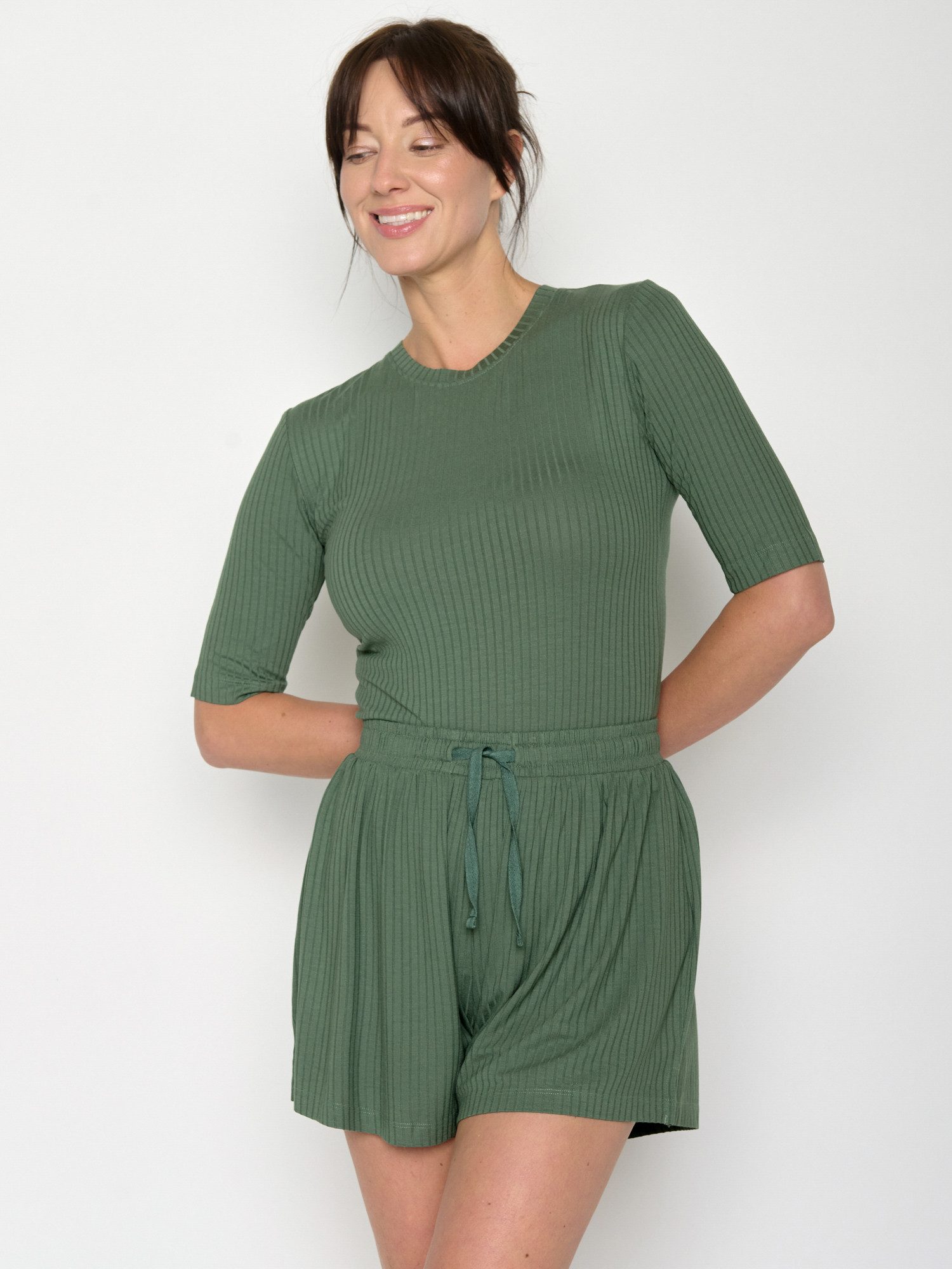 GREENBOMB Shorts Reign Basic Motiv Basic (1-tlg) LENZING™-zertifizierte Fasern, weich & hautfreundlich