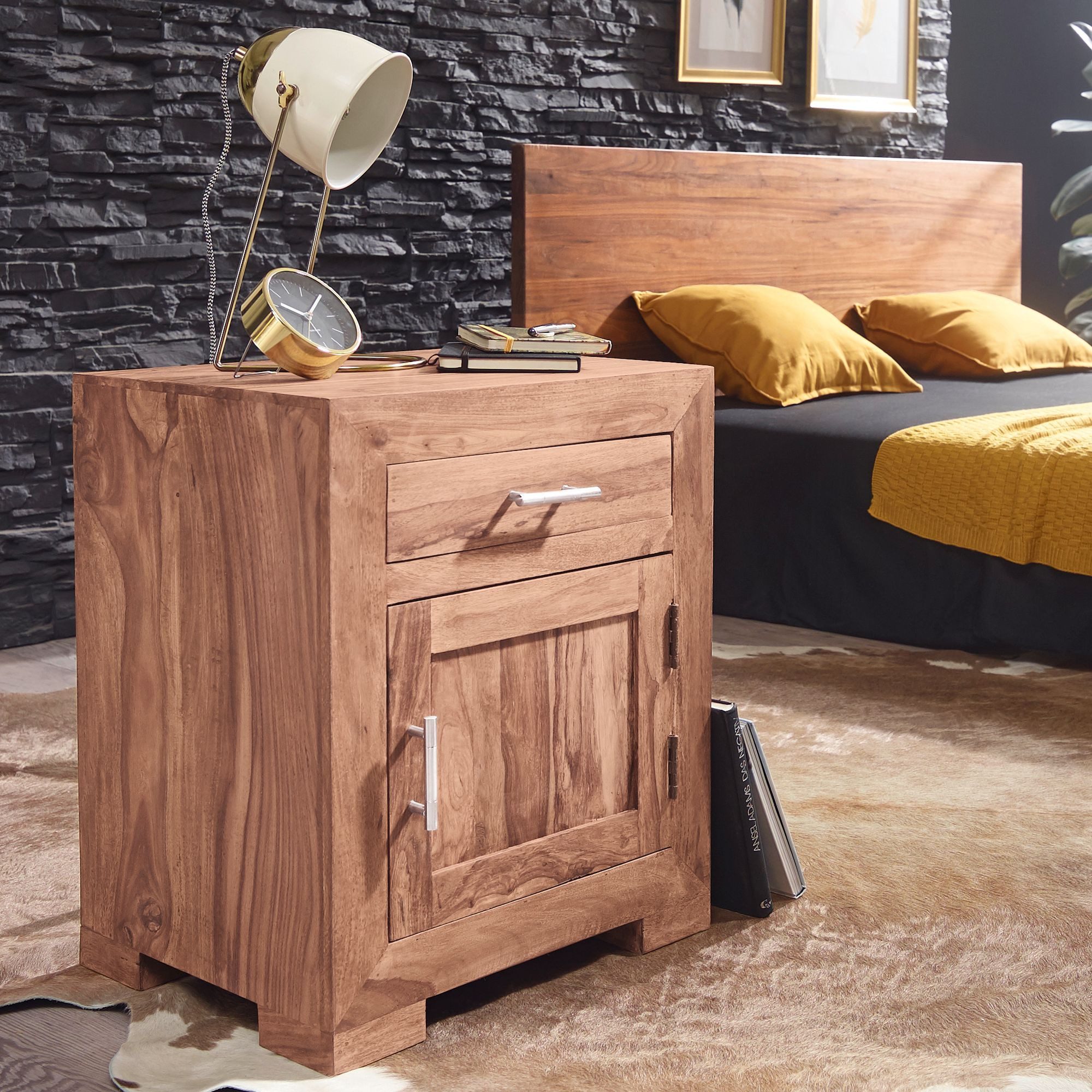 FINEBUY Nachtschrank SuVa3537_1 Nachtkästchen Akazie Massivholz Nachttisch Boxspringbett (Nachttisch Boxspringbett, Nachtkästchen Stauraum) Akazie Massivholz 60 cm mit Schublade und Tür