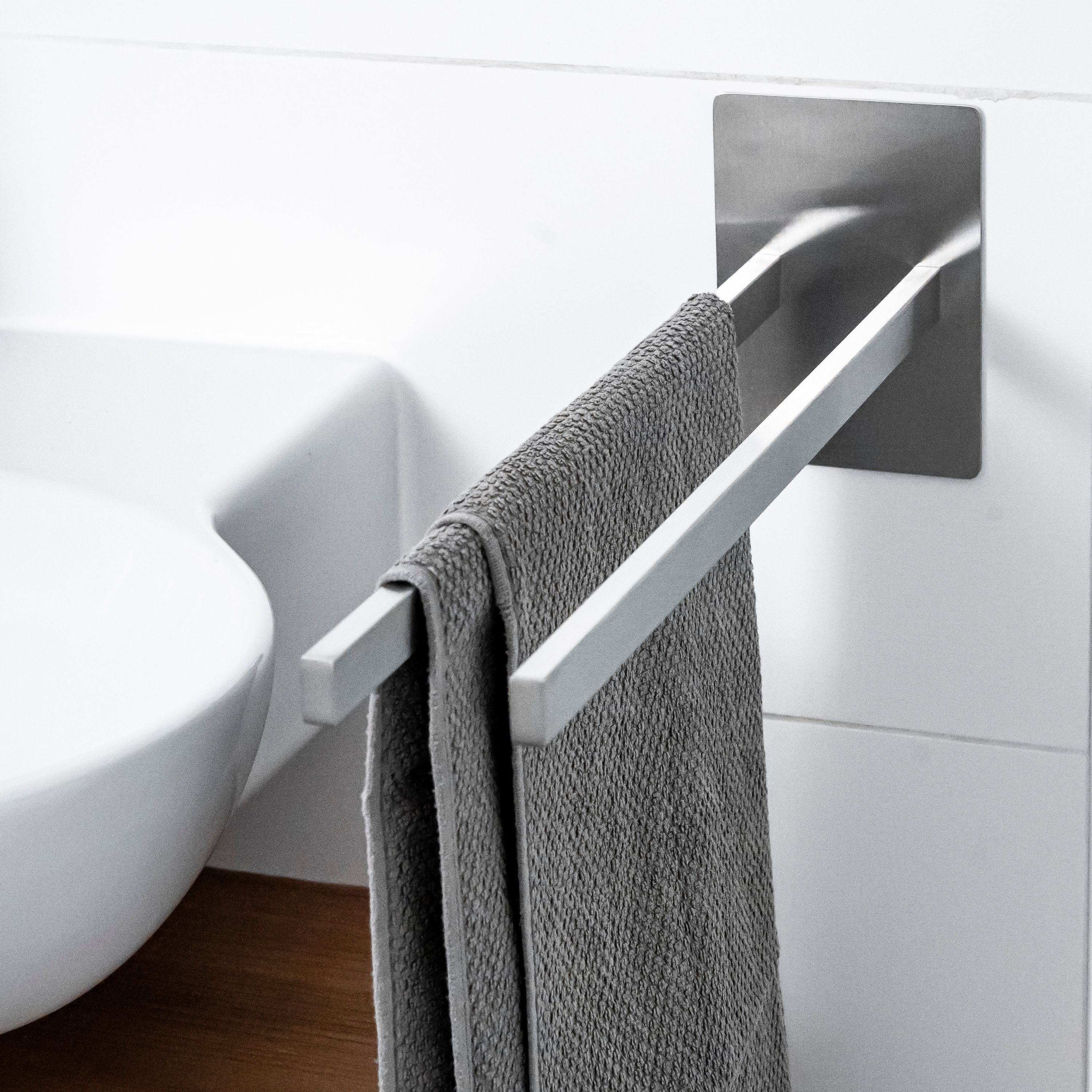 ELMOWO Doppelhandtuchhalter ohne Bohren aus Edelstahl für 2 Handtücher zur günstig online kaufen