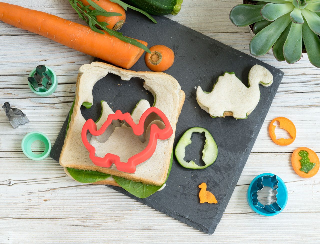 LEKKABOX Ausstechform 4er Set Dinos - Edelstahl Ausstecher für Brot Gemüse Obst Plätzchen, Hervorragend zum Ausstechen von Käse, Obst, Gemüse & Co. – Bild 2 von 5