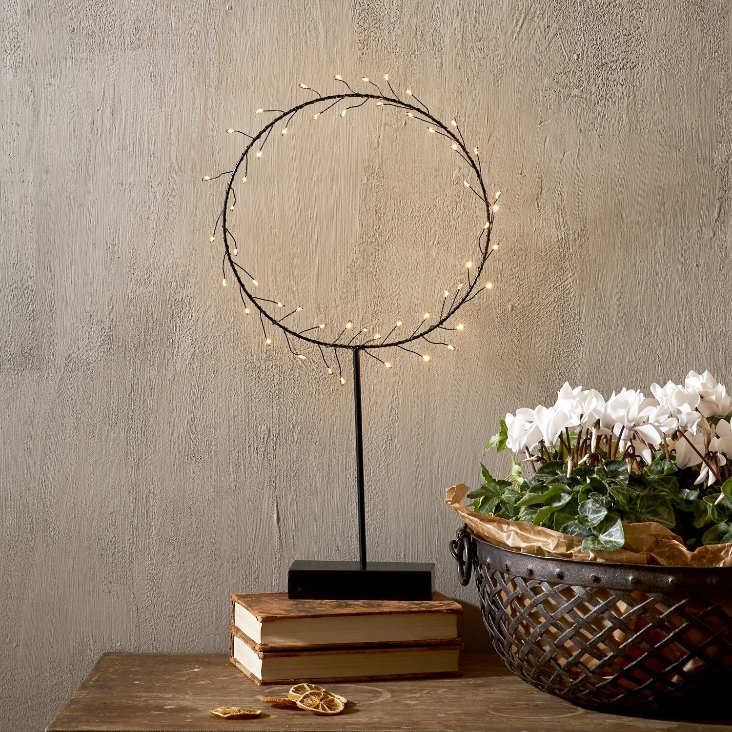 MARELIDA Dekokranz LED Kranz Draht stehend Tischkranz Leuchtkranz 50LED H: 43cm Batterie