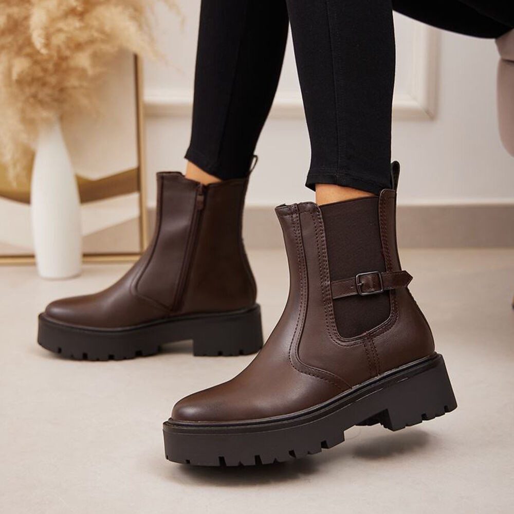 Ital-Design Stylische Chelsea-Boots mit Riemen für Damen Plateaustiefelette (90598665) Blockabsatz Stiefeletten in Braun