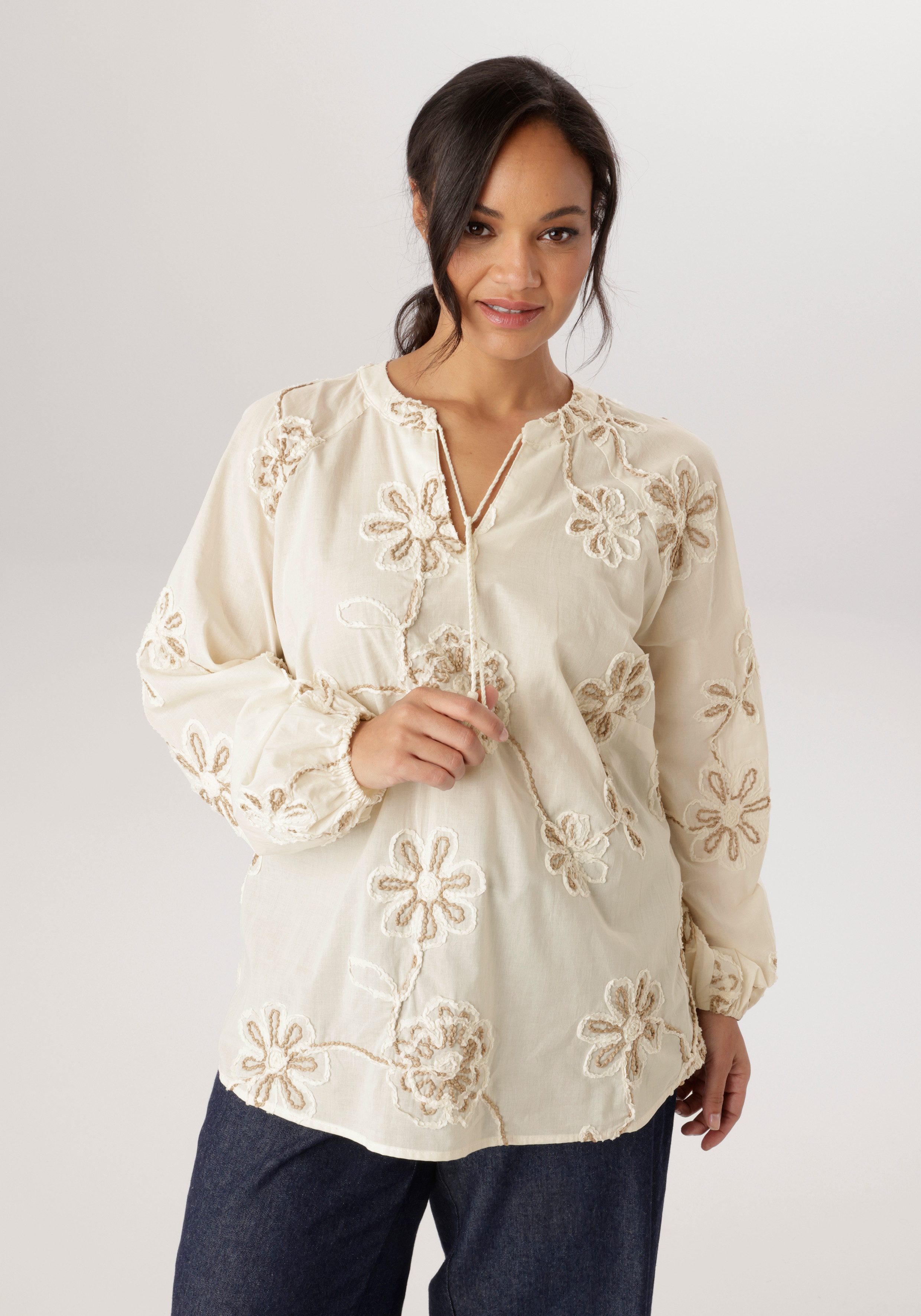 Aniston PLUS Schlupfbluse mit schöner toniger Stickerei - NEUE KOLLEKTION. € 59,99, (€ 59,99 pro 1 Stk).