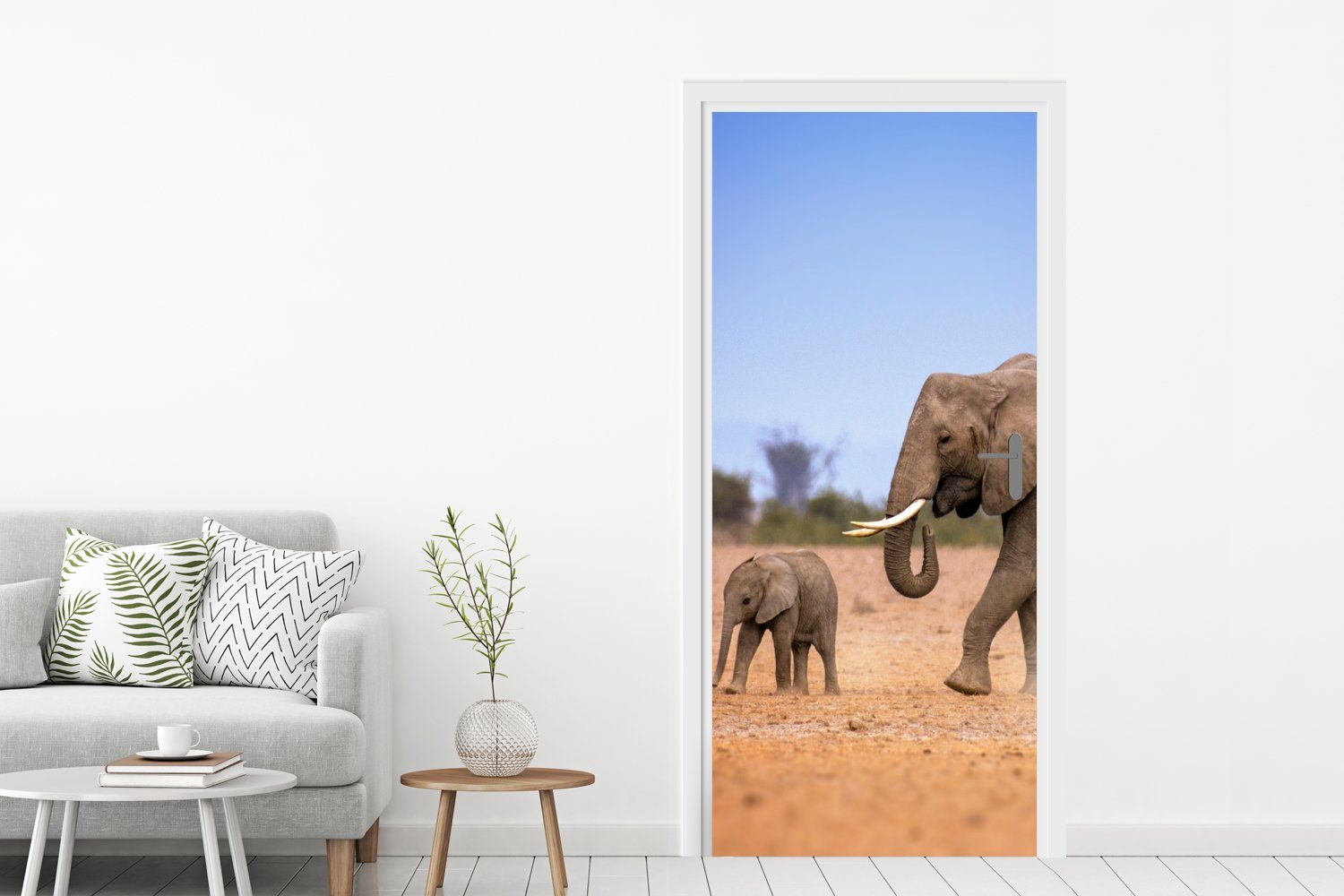 Tür, Fototapete für mit MuchoWow Elefantenfamilie cm Türtapete Türaufkleber, in St), Baby Kenia, ihrem bedruckt, (1 75x205 Matt,
