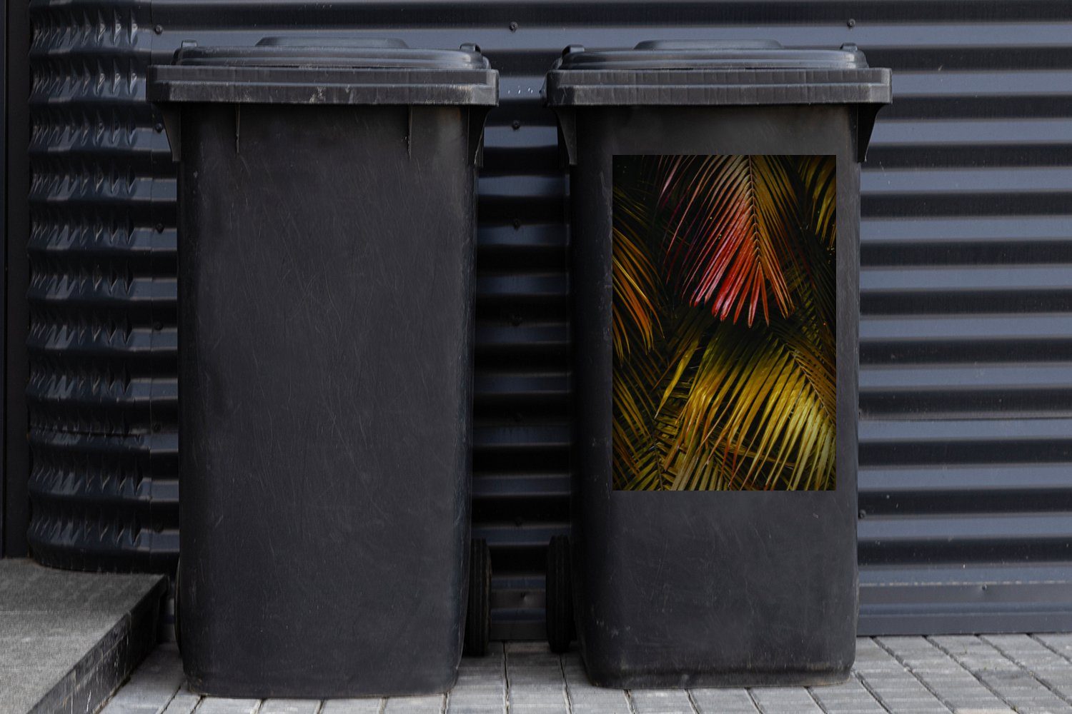Container, Wandsticker Sticker, Abfalbehälter Rot MuchoWow St), - Gold Palmenblatt - Mülltonne, Mülleimer-aufkleber, (1 Dschungel -