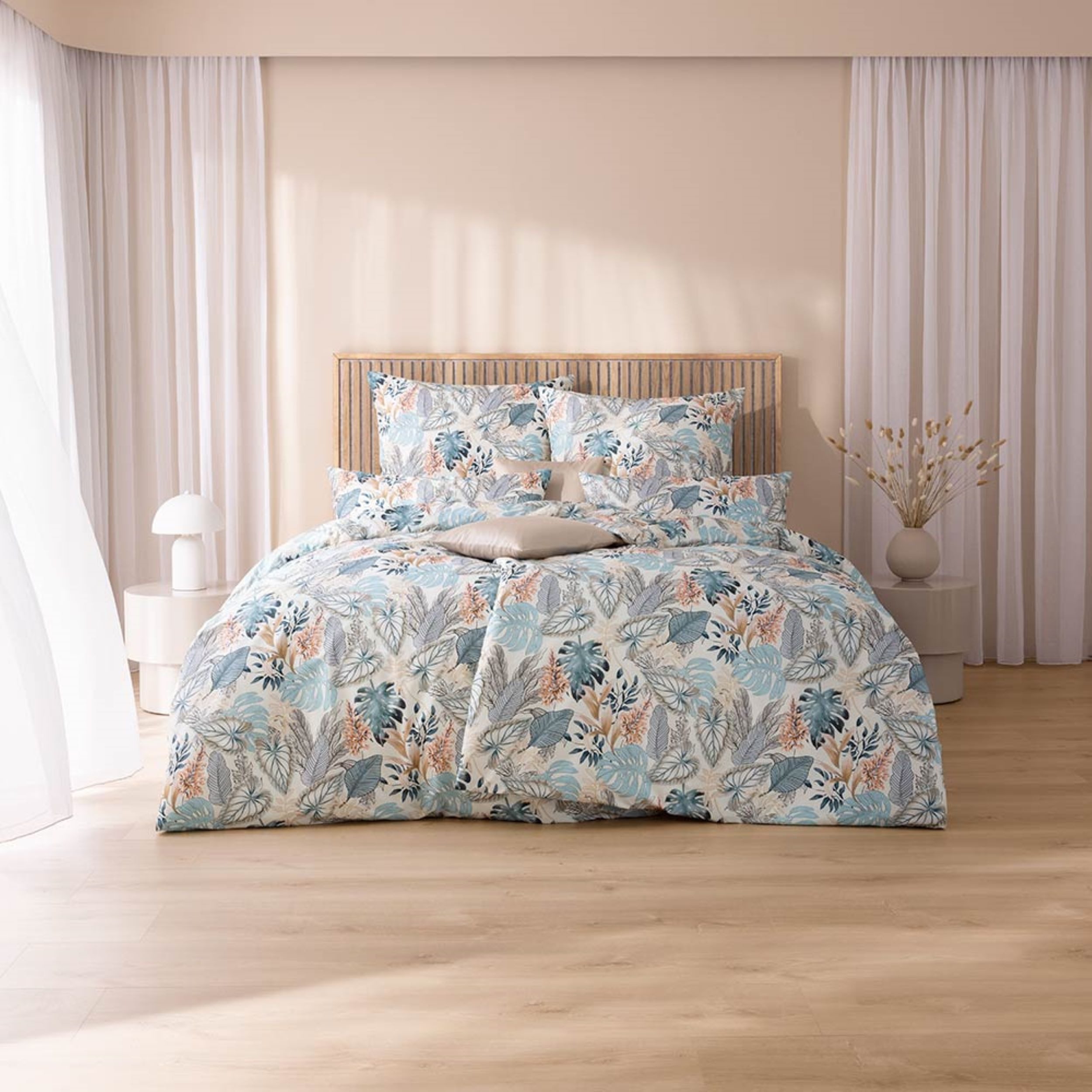 Estella Bettwäsche Estella Mako-Satin Bettwäsche 135x200 Liane azur beige Blätter 7672-64, Mako-Satin, 2 teilig, für Sommer und Winter