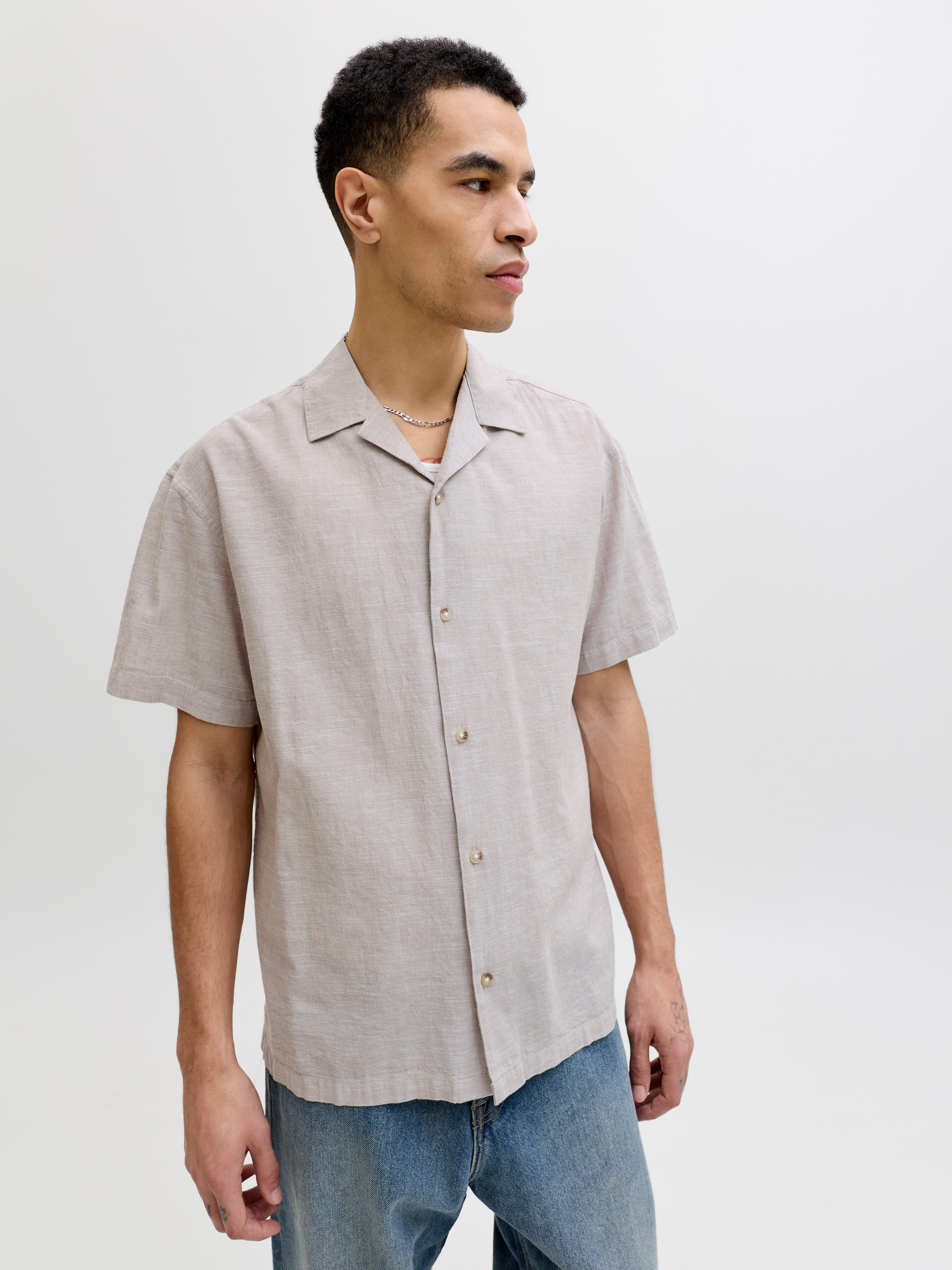 Jack & Jones Kurzarmhemd JJESUMMER LINEN BLEND RESORT SHIRT SS SN Baumwollmischung, relaxed fit