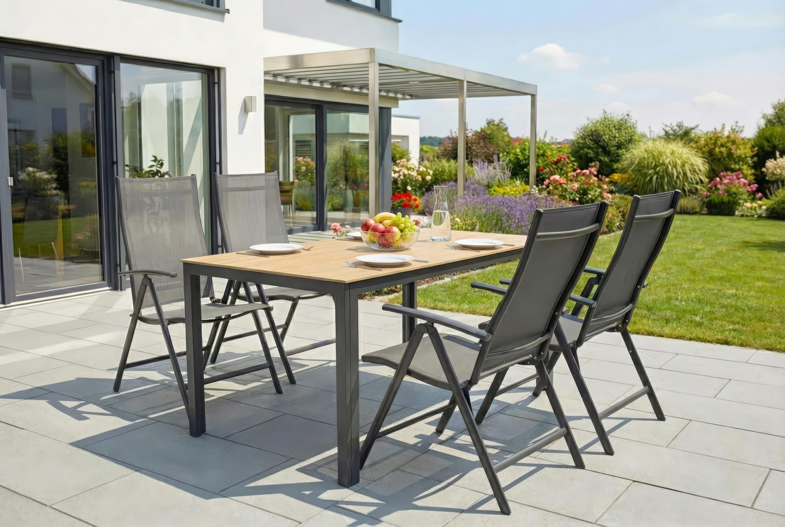 LC Garden Garten-Essgruppe »Sona« 150cm Esstisch Aluminium Tischplatte natur + 4 Klappstühle, (Set, 5-tlg., 1 Tisch, 4 Stühle), bestehend aus 4 Klappstühlen und 1 Tisch