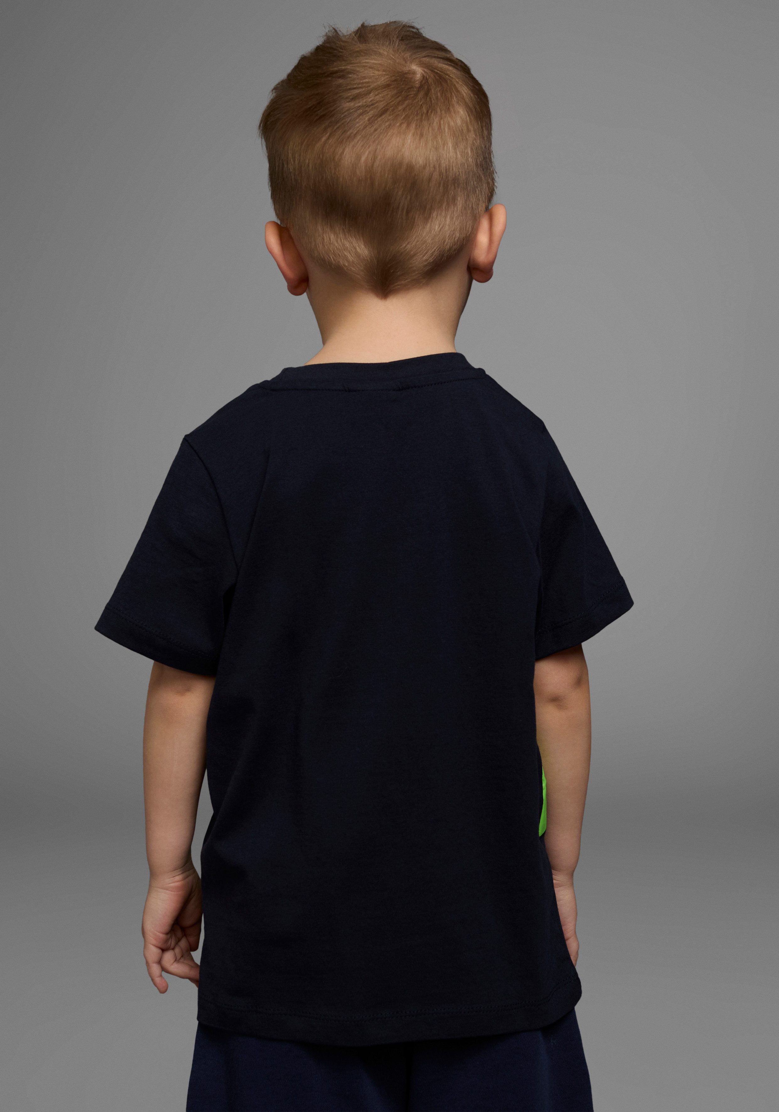 KIDSWORLD T-Shirt Mit großem Druck: GREEN DINO Kurzarm, Basic-Passform, bedruckt, Rundhalsausschnitt