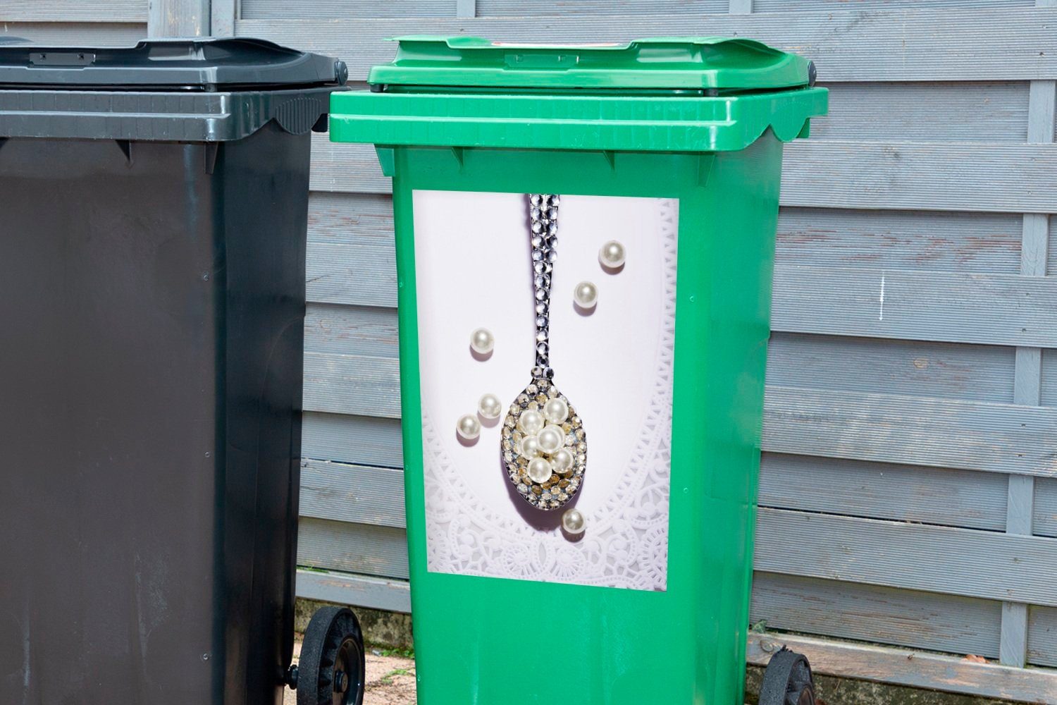MuchoWow Wandsticker Teelöffel mit Perlen Container, Mülleimer-aufkleber, St), (1 besetzt Sticker, Mülltonne, Abfalbehälter