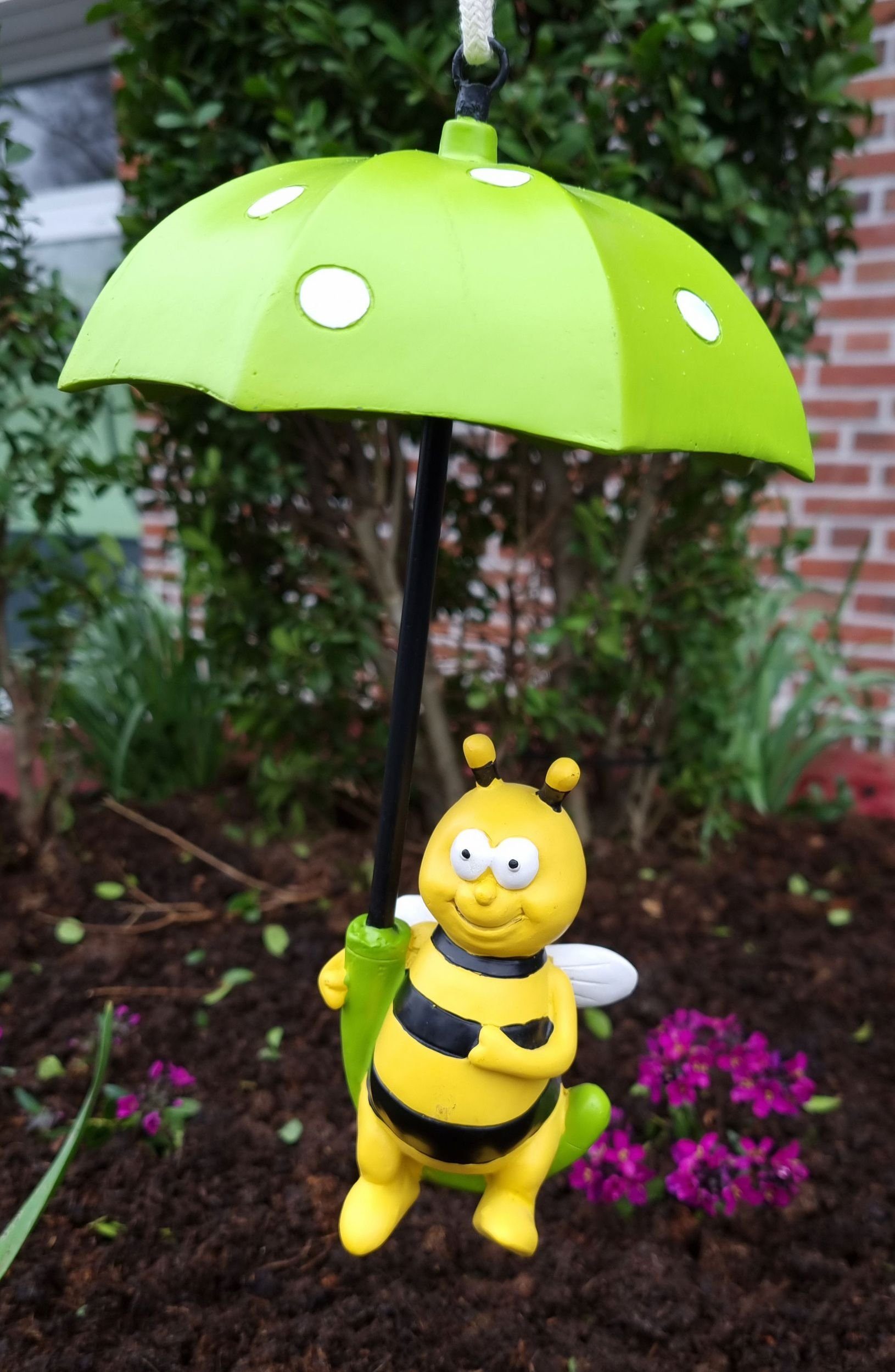 Fachhandel Plus St), Dekofigur im lustige Regenschirm sitzend, (1 Gartenfigur Biene handbemalt