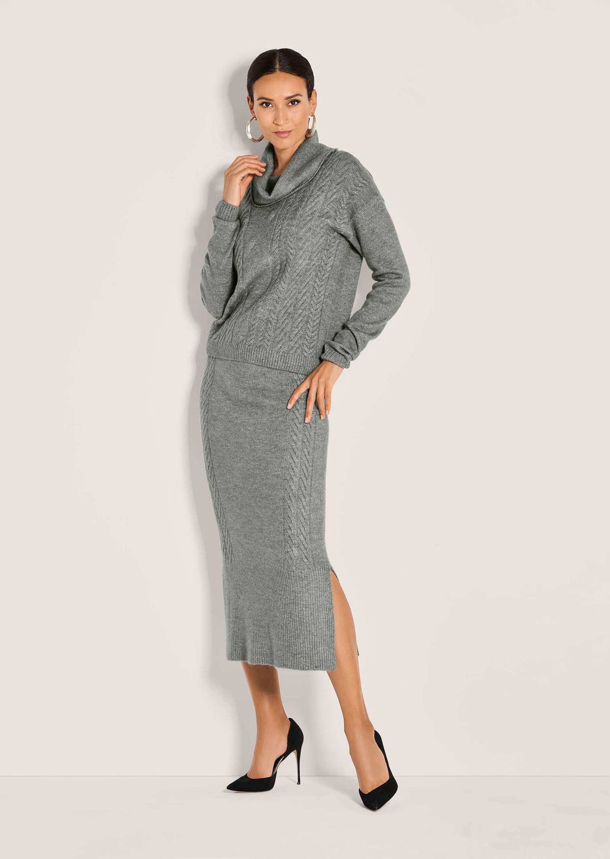 MADELEINE Strickpullover Stilvoller Viskosepullover mit Capuchon-Kragen Opulenter Winterpullover mit Zopfstrick und Langarm