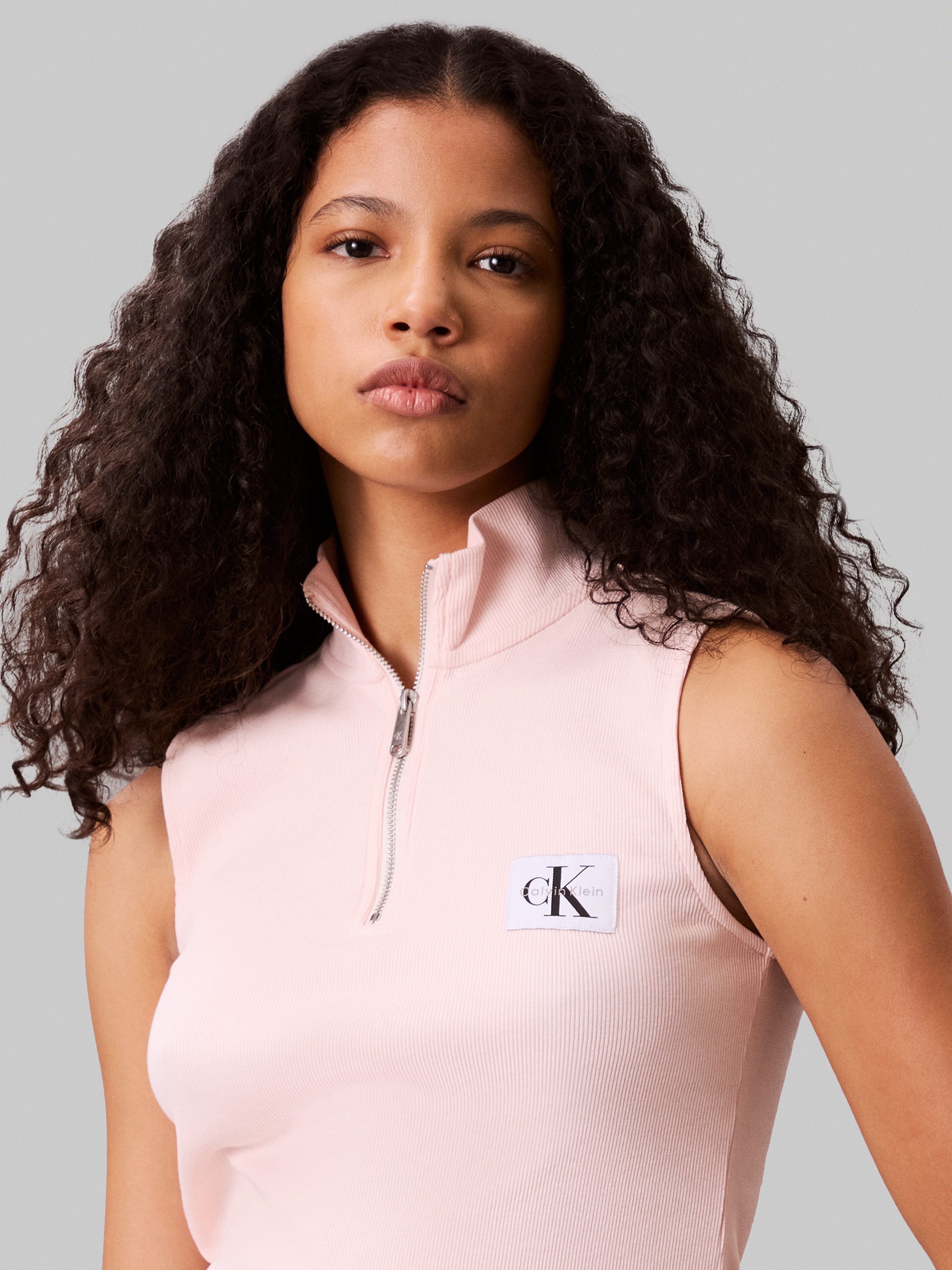 Calvin Klein Jeans Tanktop A- WOVEN LABEL SL QZ TOP Mit Rundhalsausschnitt