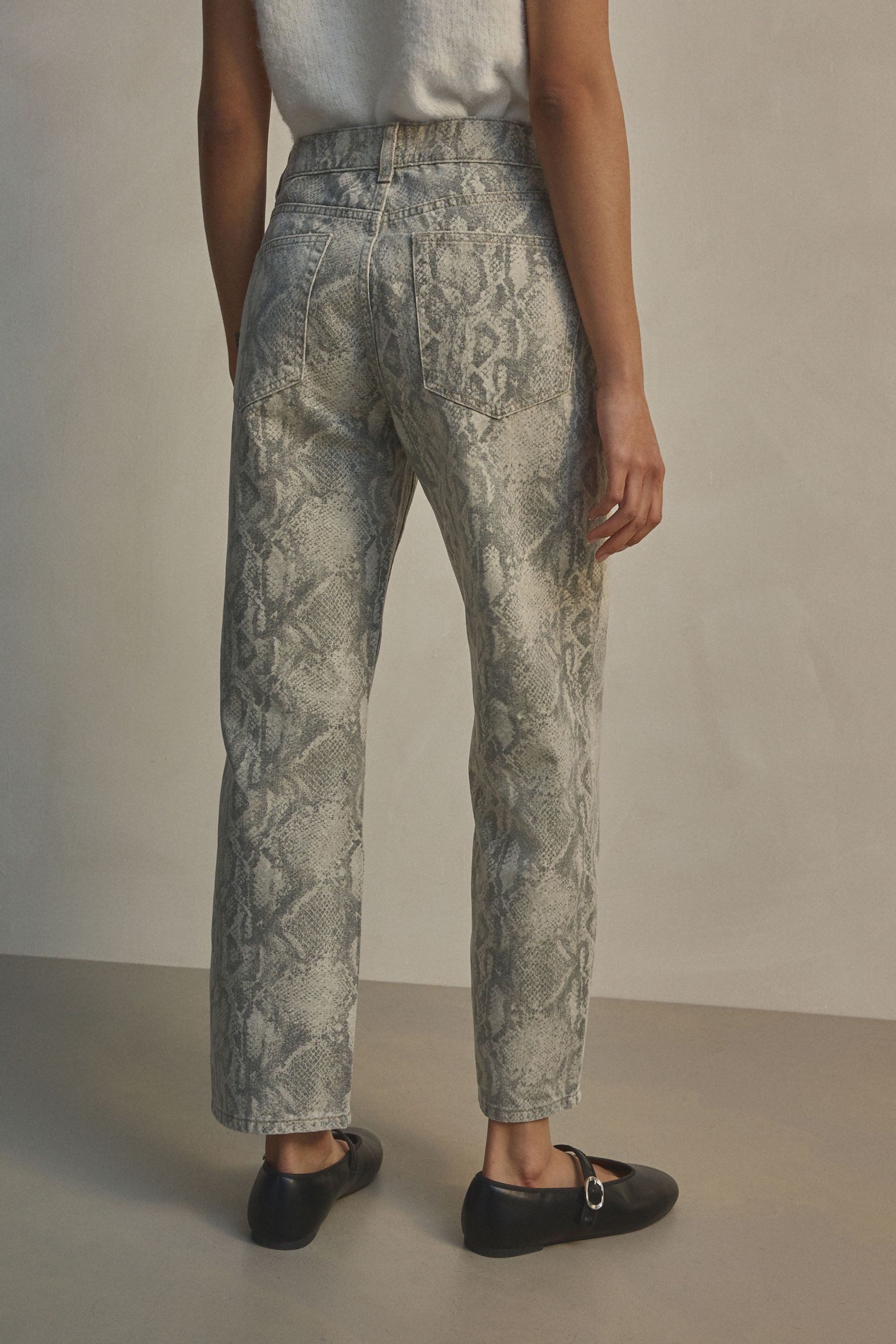 Next Straight-Jeans Jeans mit geradem Beinschnitt, Straight Fit (1-tlg)