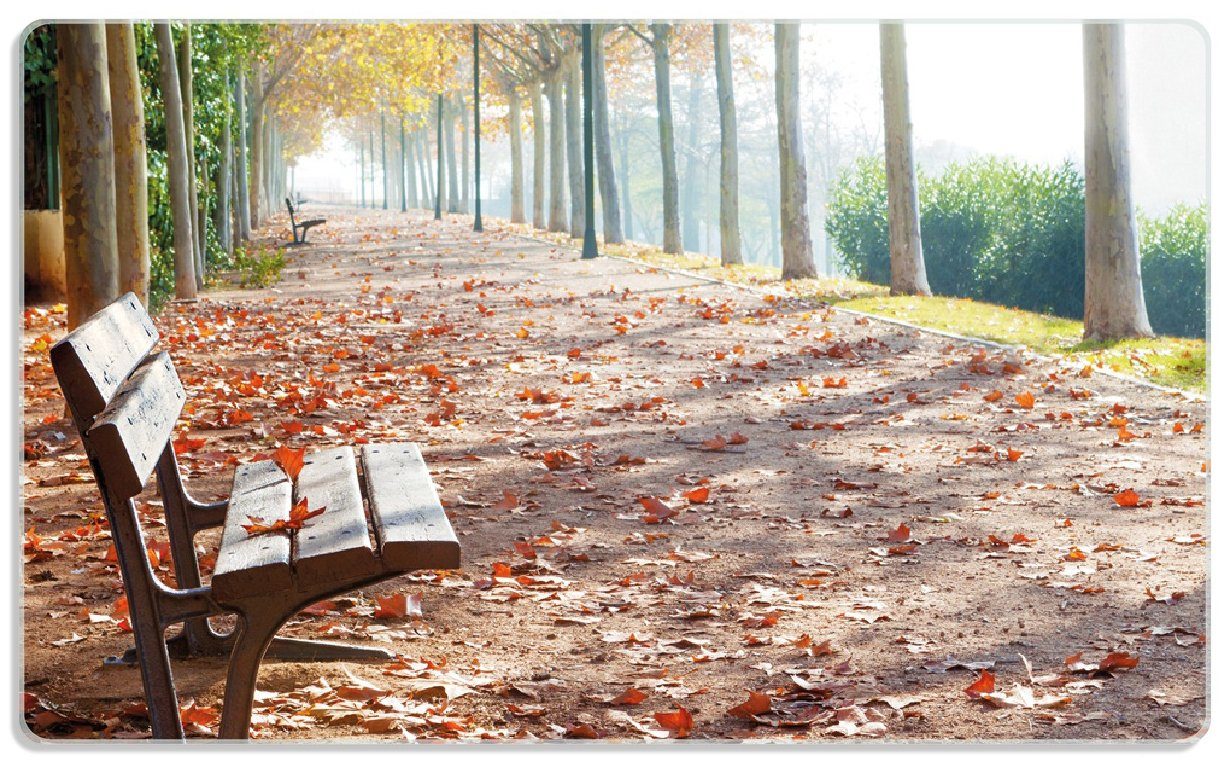 Wallario Frühstücksbrett Einsame Parkbank an einer Allee - Herbststimmung, ESG-Sicherheitsglas, (inkl. rutschfester Gummifüße 4mm, 1-St), 14x23cm