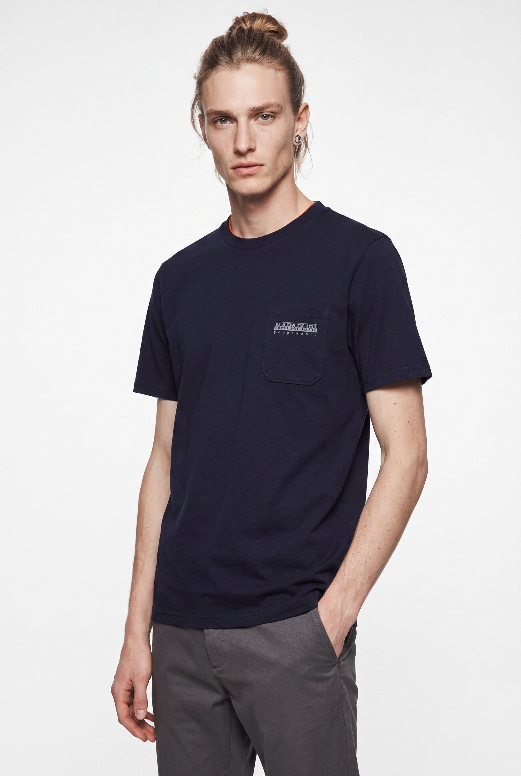 Napapijri T-Shirt S-FANES mit Brusttasche, Kurzarm, normale Länge, unifarben, aus Baumwolle